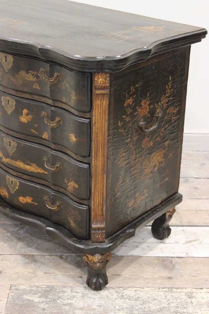 Rare Mid-18th Century Chinese-Export Serpentine Lacquer Commode 3