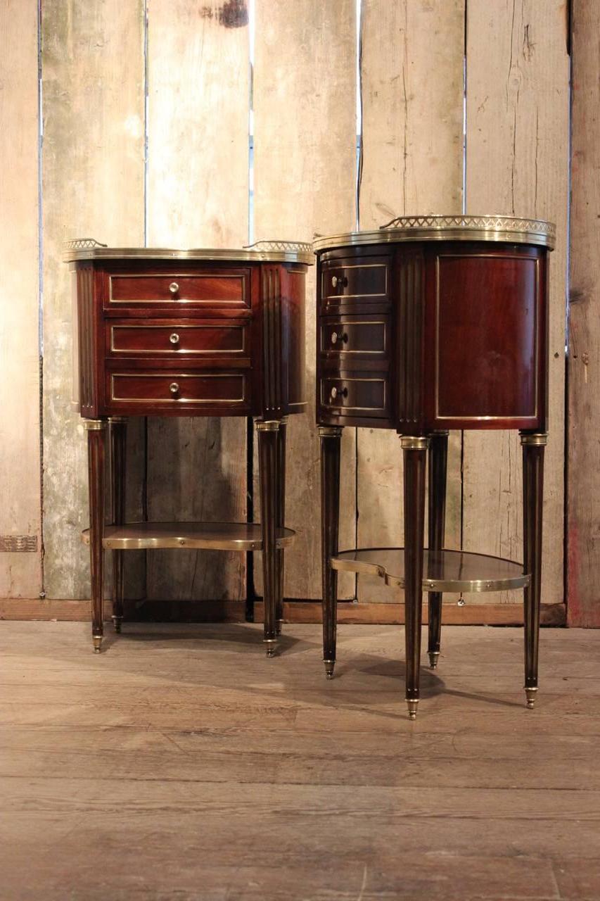 Fine Pair of Napoleon III French Oval Side Tables In Excellent Condition In Gloucestershire, GB