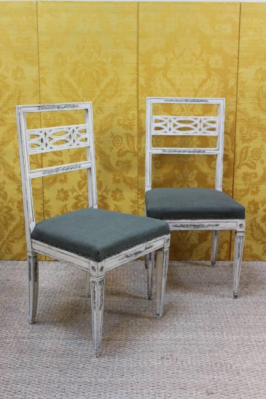 French Fine Pair of Early C19th Neoclassical Painted Chairs