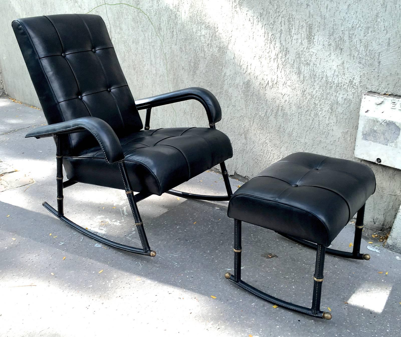 Jacques Adnet Rare Rocking Chair and Footstool in Black Hand-Stitched Leather In Excellent Condition For Sale In Paris, ile de france