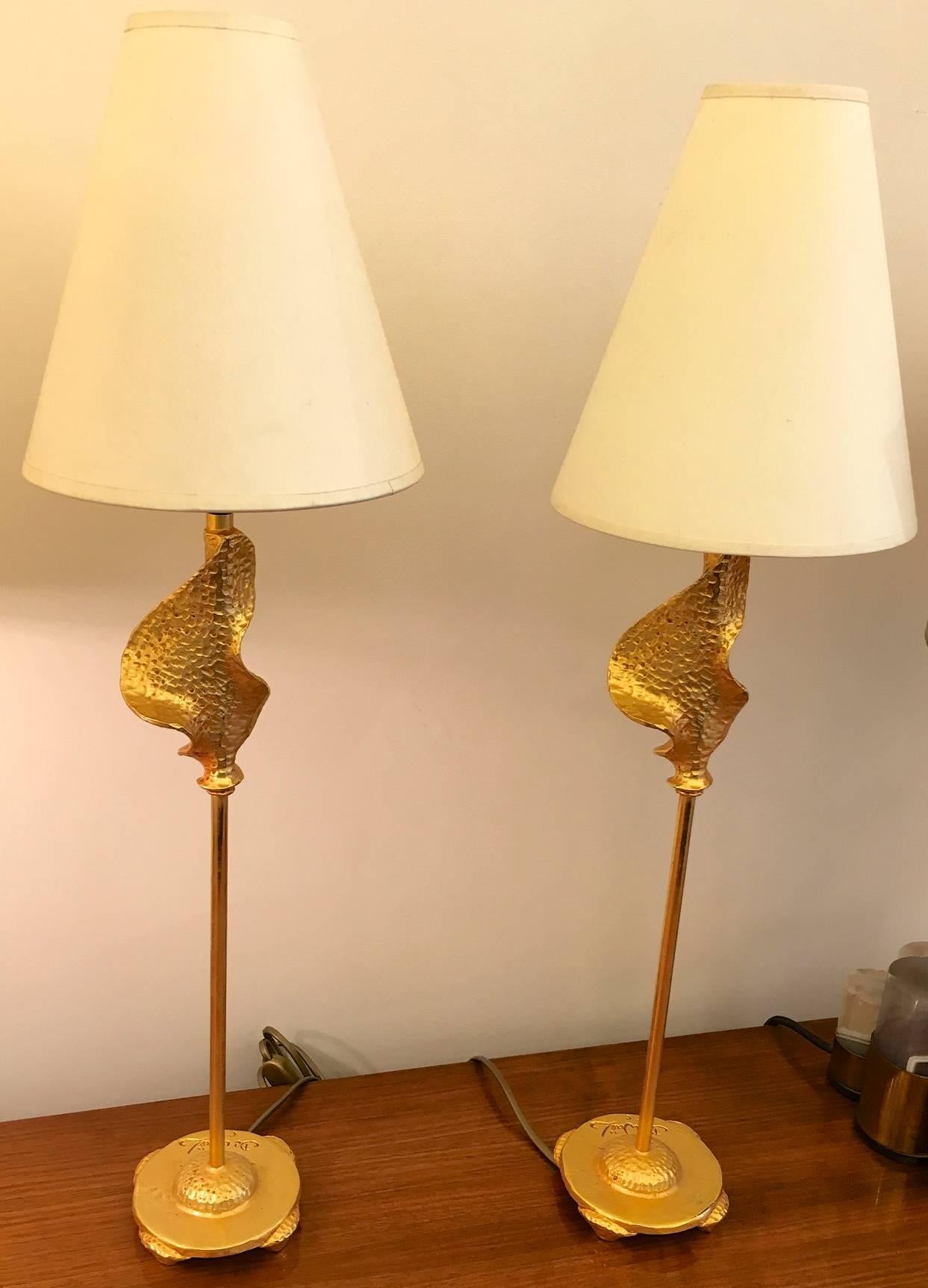 Slender pair of leaf sculpture gilt bronze lamps by De Waël for Fondica.