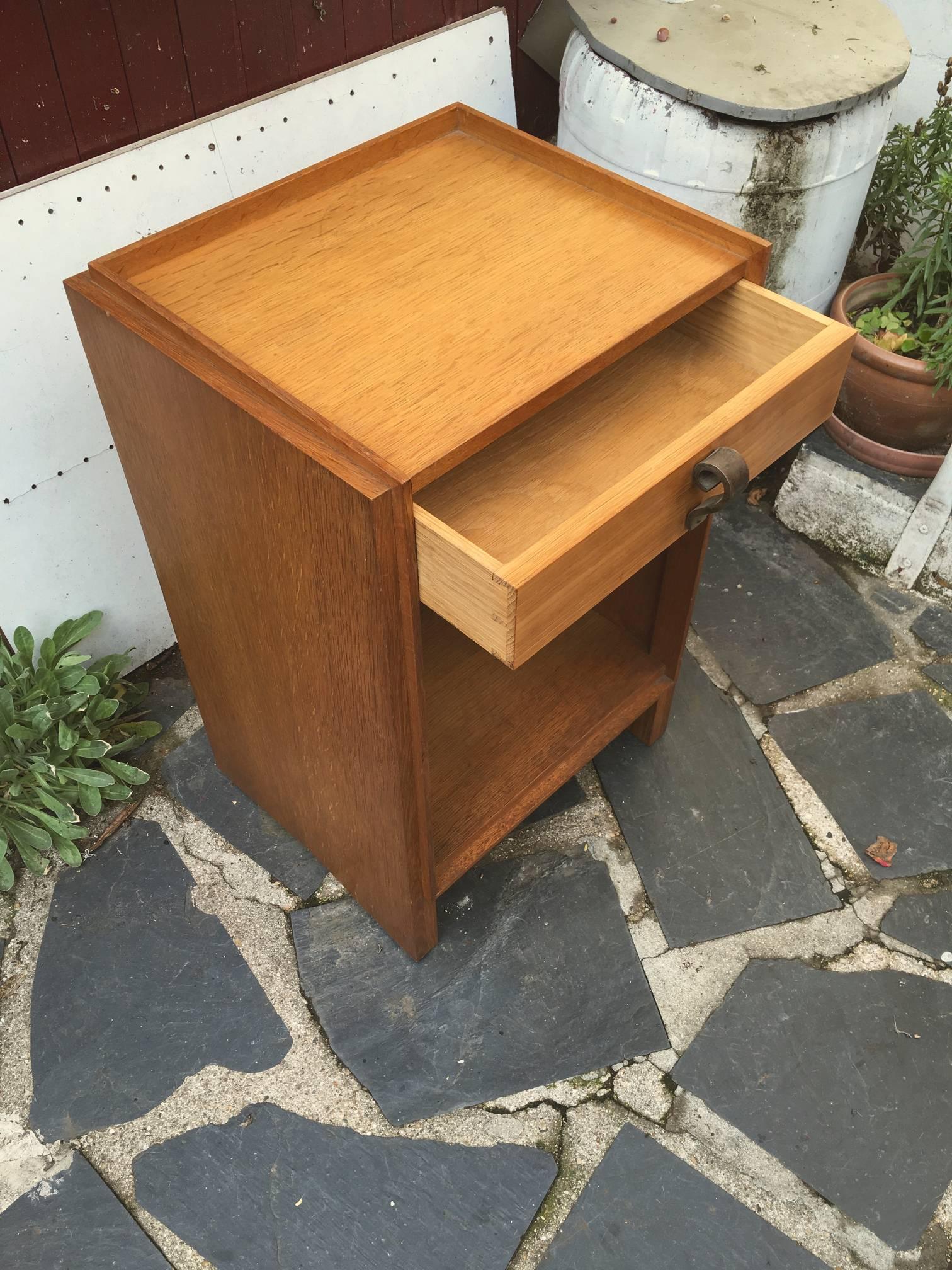 Maxime Old Pair of Oak Bedsides with Pure Design and Original Iron Handle In Excellent Condition In Paris, ile de france