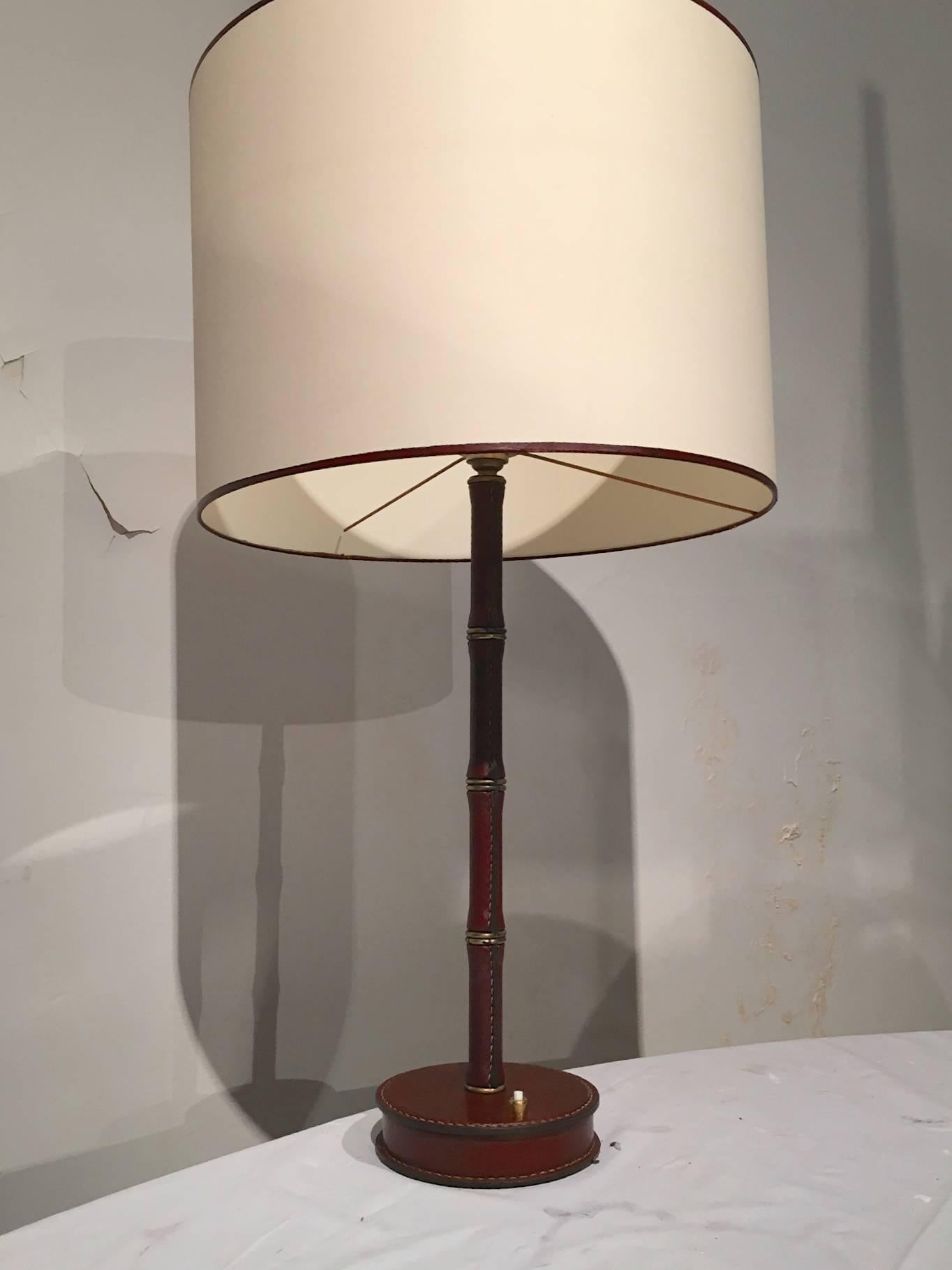 Jacques Adnet Hand-Stitched Leather Pair of Lamps in Red Hermès Color In Good Condition For Sale In Paris, ile de france