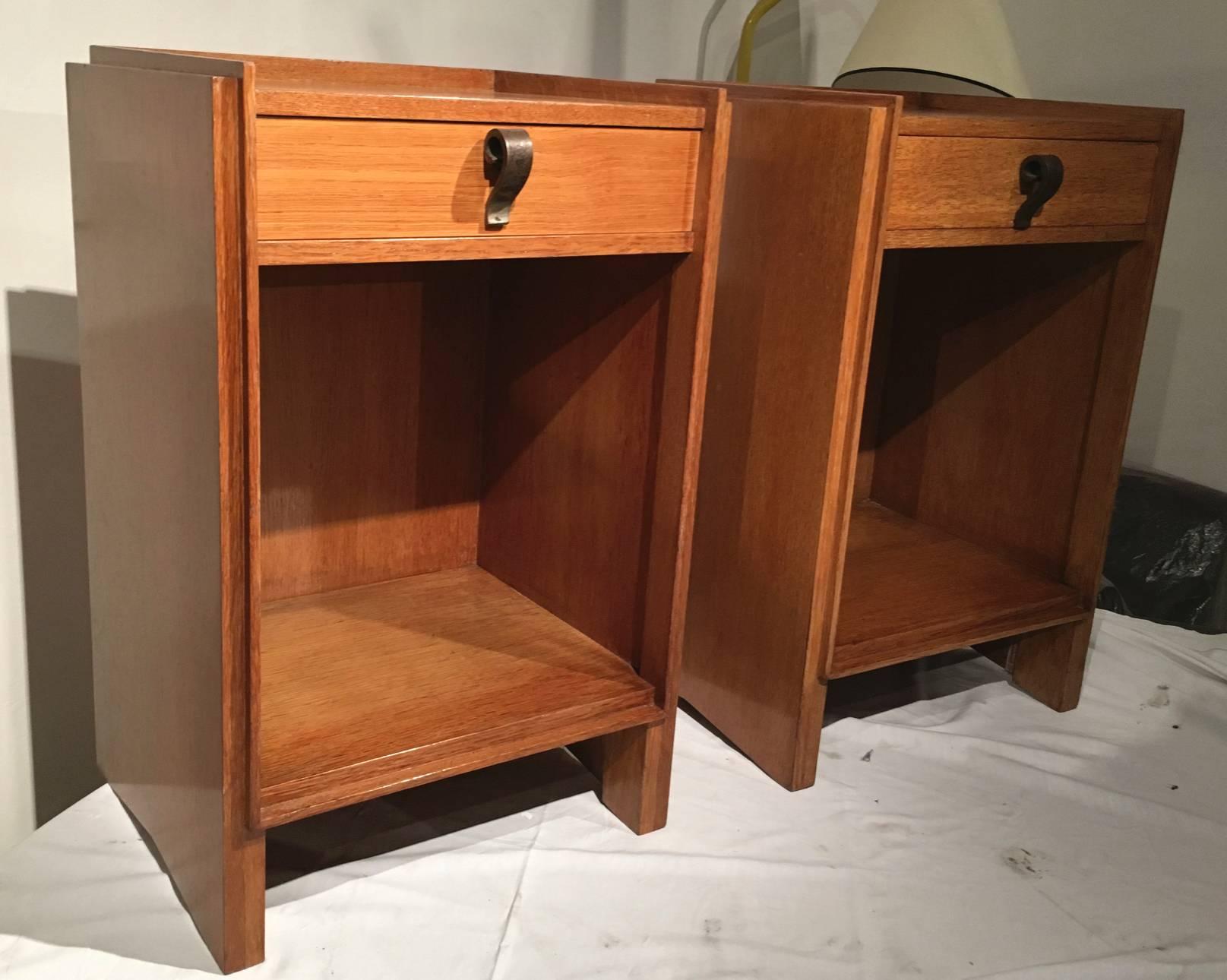 French Maxime Old Pair of Oak Bedsides with Pure Design and Original Iron Handle For Sale