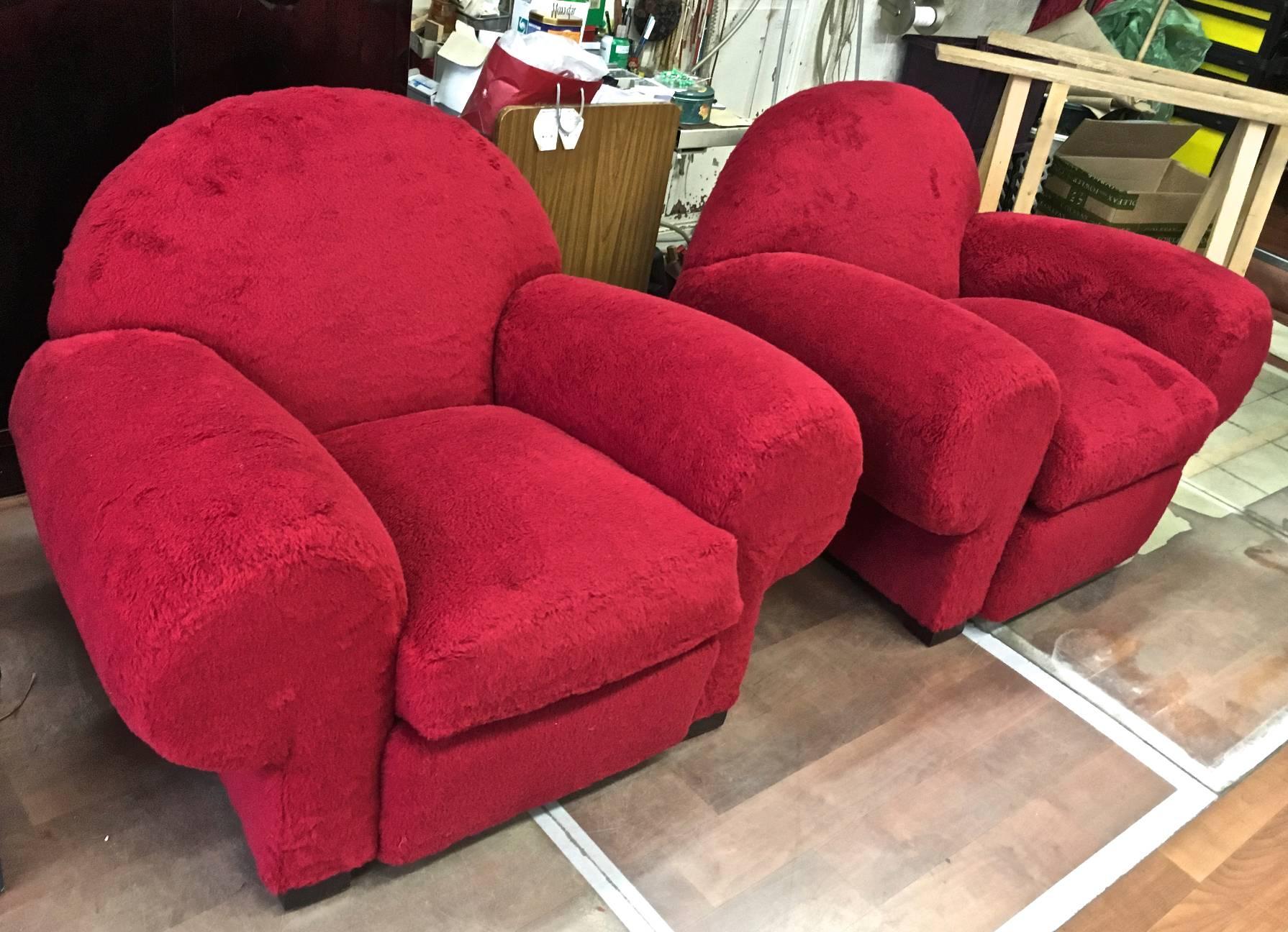 Jean Royère for Gouffé Pair of Big Red Club Chairs in Red Wool Faux Fur In Excellent Condition For Sale In Paris, ile de france
