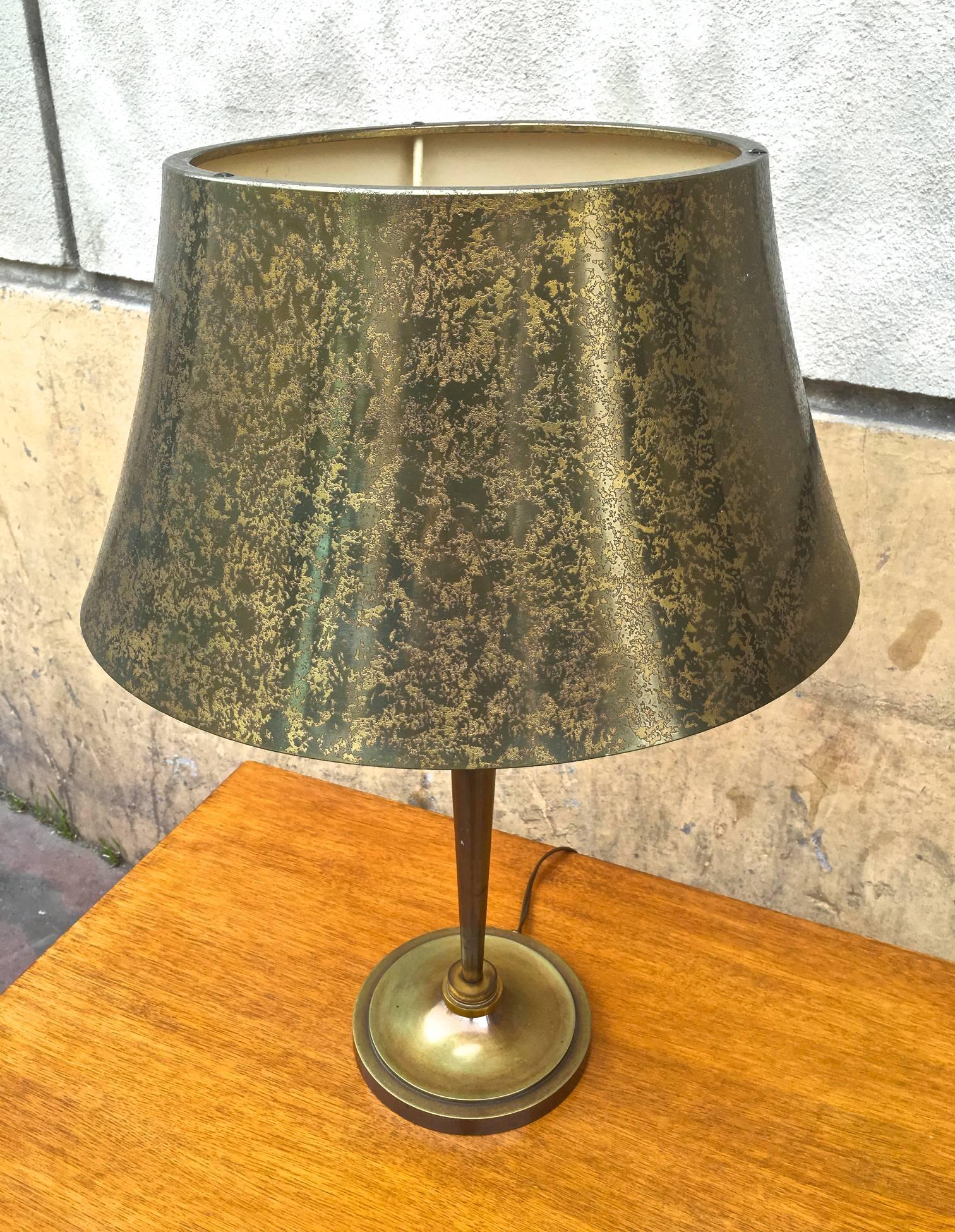 Genet Michon Superb Quality Gold Bronze Desk Lamp with Acid Engraved Shade In Excellent Condition For Sale In Paris, ile de france