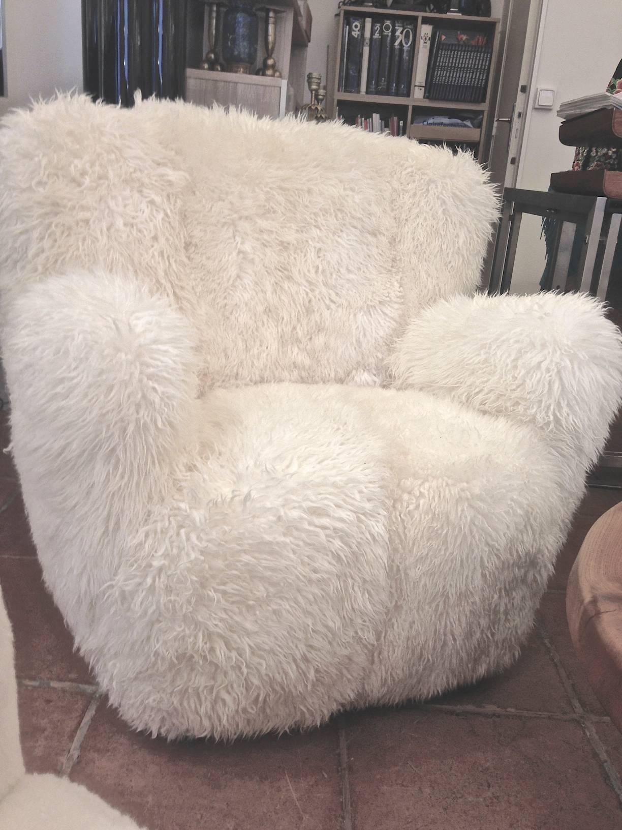 Mid-Century Modern Viggo Boesen Pair of Hairy Club Chairs Covered in Sheep Skin Fur For Sale