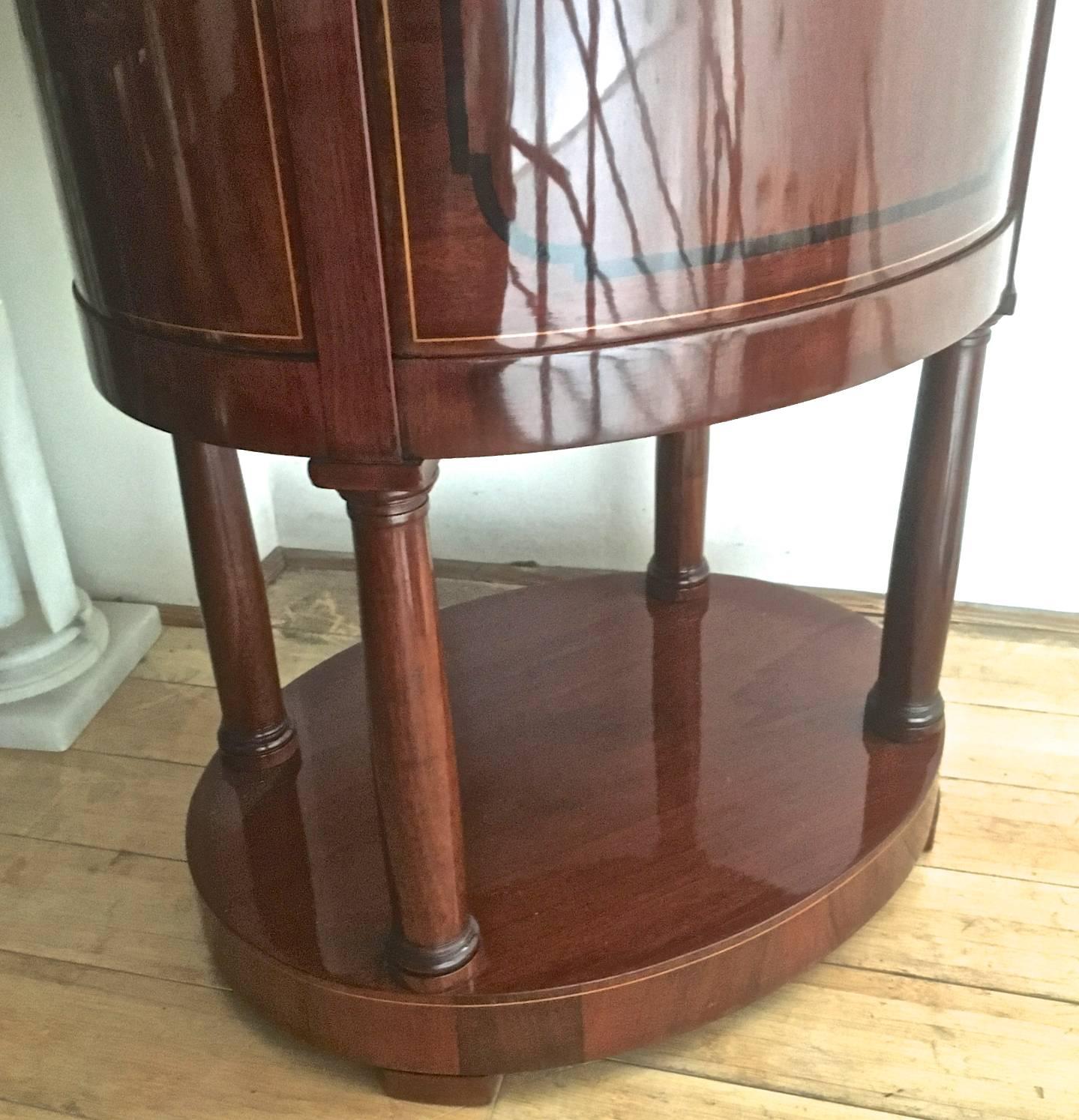 Mid-20th Century Superb Pair of Swedish Oval Bedsides French Polished with Marquetry Inlays For Sale