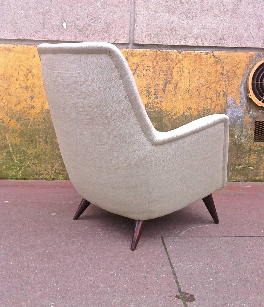 Style of Gio Ponti Pair of Extremely Refined Design Pair of Armchairs For Sale 3