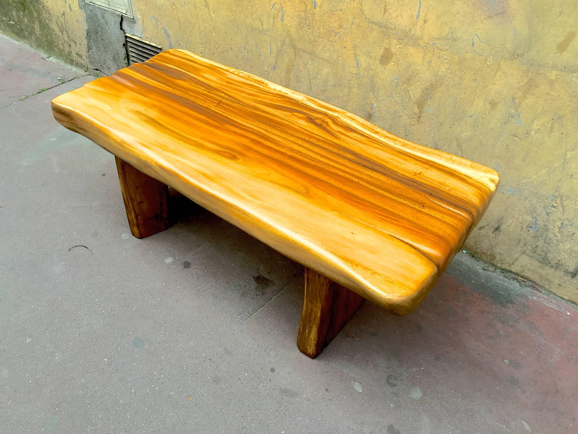 Superb Sturdy Organic Coffee Table in the Style of Alexandre Noll In Excellent Condition For Sale In Paris, ile de france