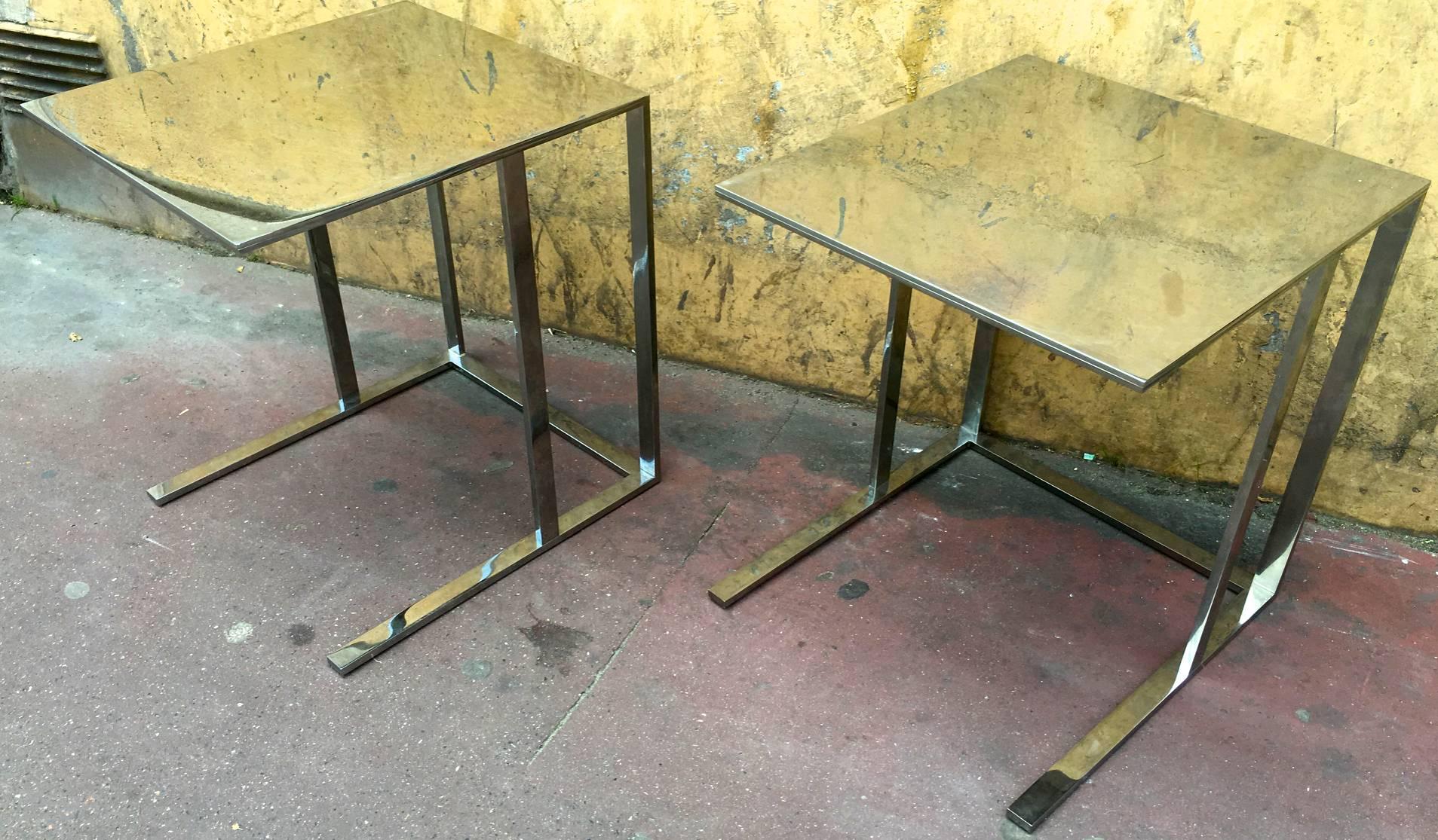 Pair of Modern Polished Steel Side Tables with Pure Design For Sale 1