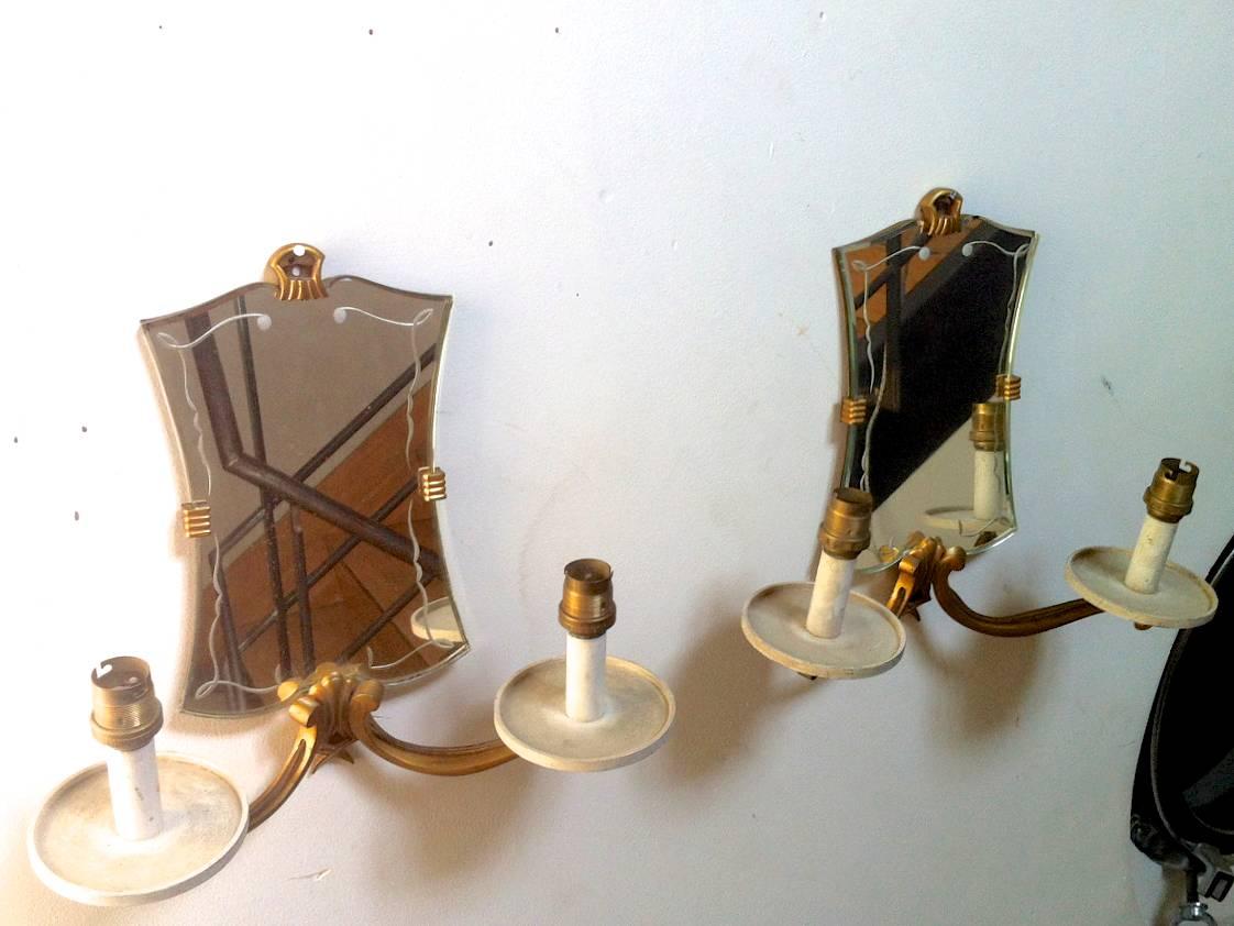 Jules Leleu Pair of 1940s Refined Mirrored Gold Bronze Sconces In Good Condition For Sale In Paris, ile de france