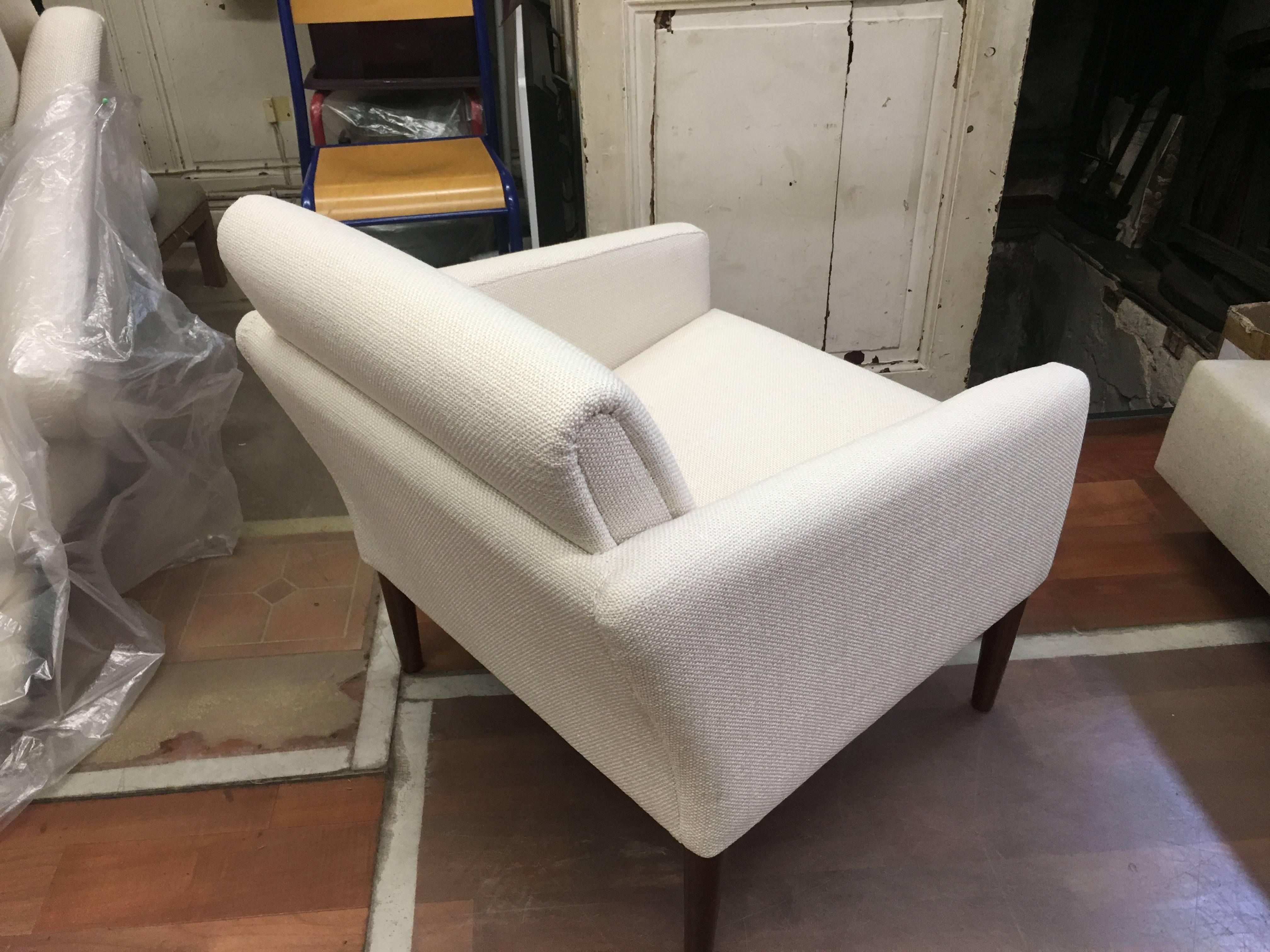 Danish Modernist Purest Design Pair of Chair Newly Covered in Canvas Cloth In Excellent Condition For Sale In Paris, ile de france