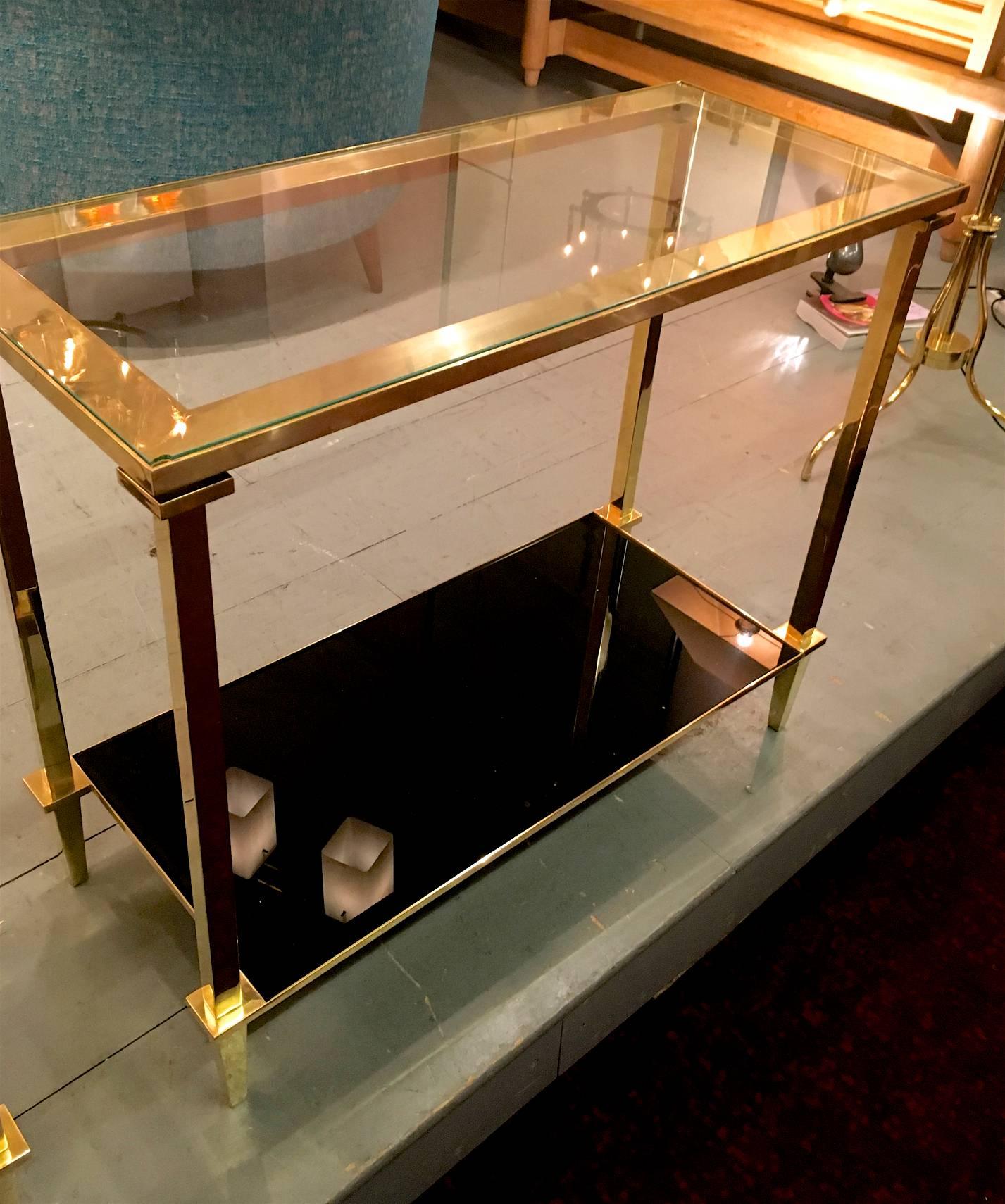 Refined Pair of Two Tiers Side Tables with Bronze Pure Hardware For Sale 2