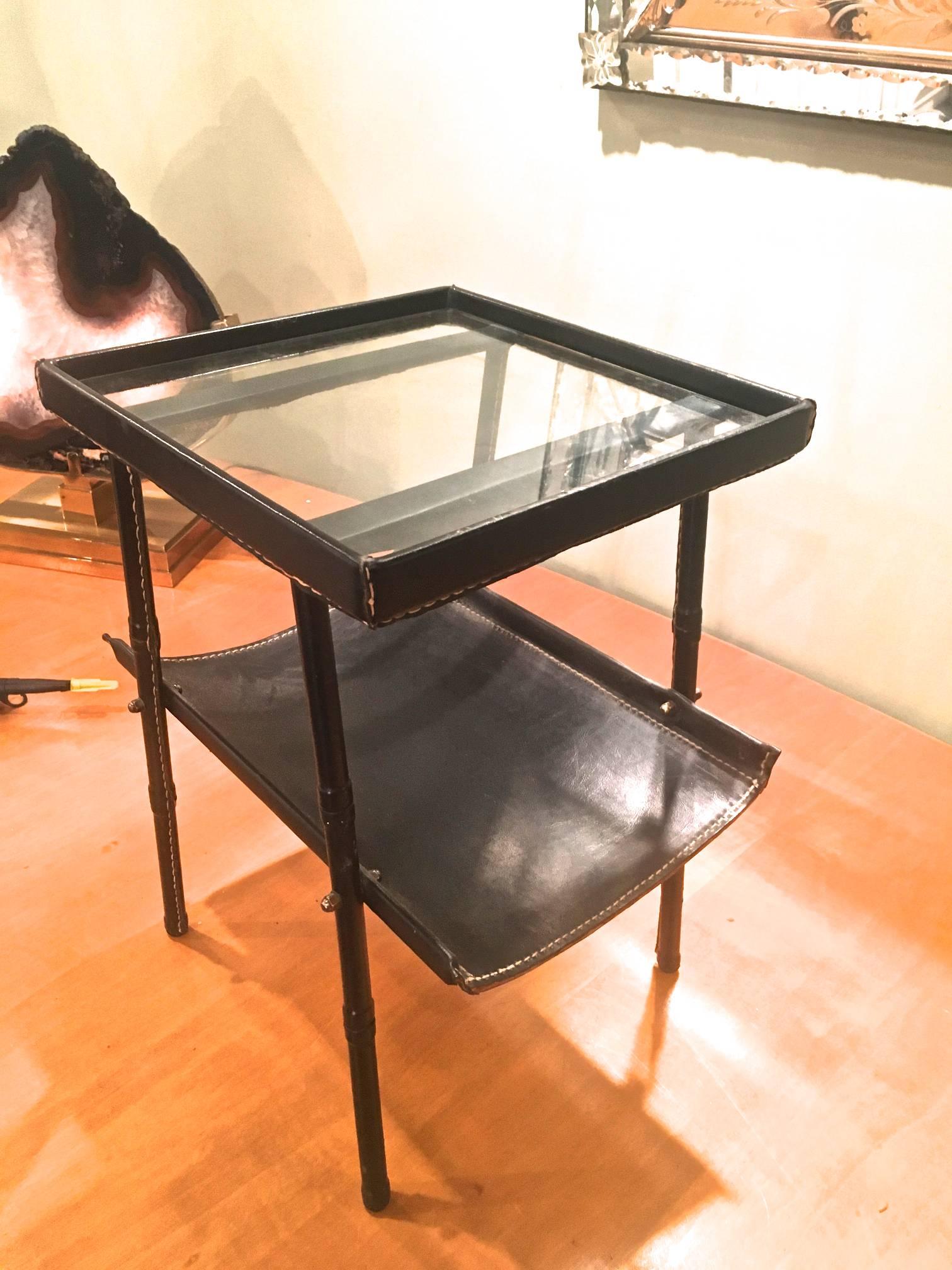 Jacques Adnet Two-Tier Side Table and Magazine Rack in Black Leather In Good Condition For Sale In Paris, ile de france