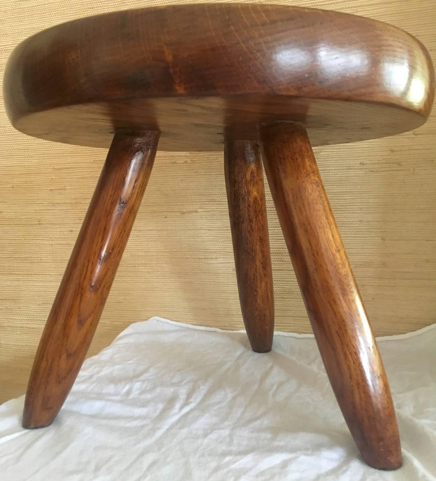 Charlotte Perriand Tripod Ash Tree Stool In Good Condition For Sale In Paris, ile de france