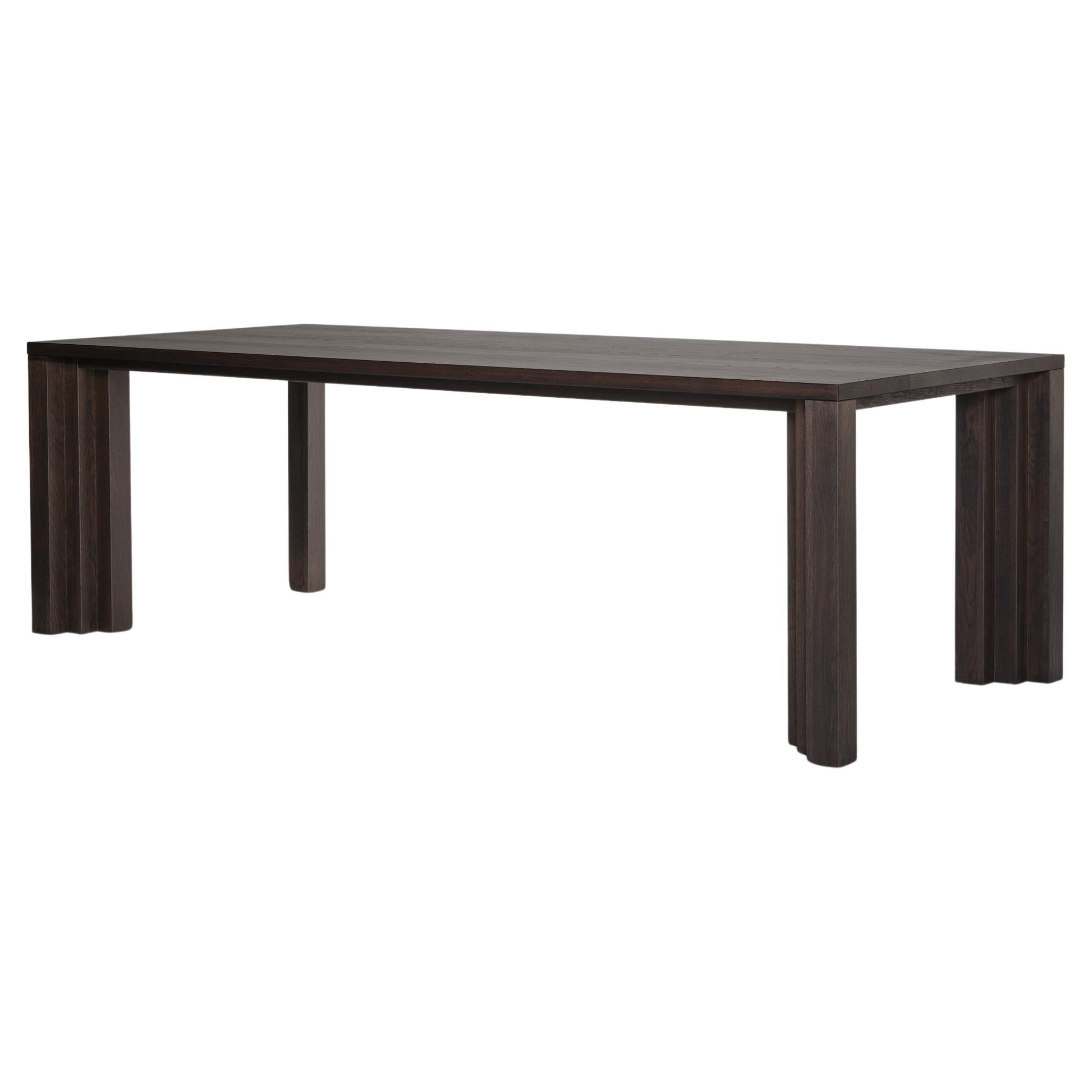 Tavolo da pranzo scultoreo Cadence in legno massiccio di Oak