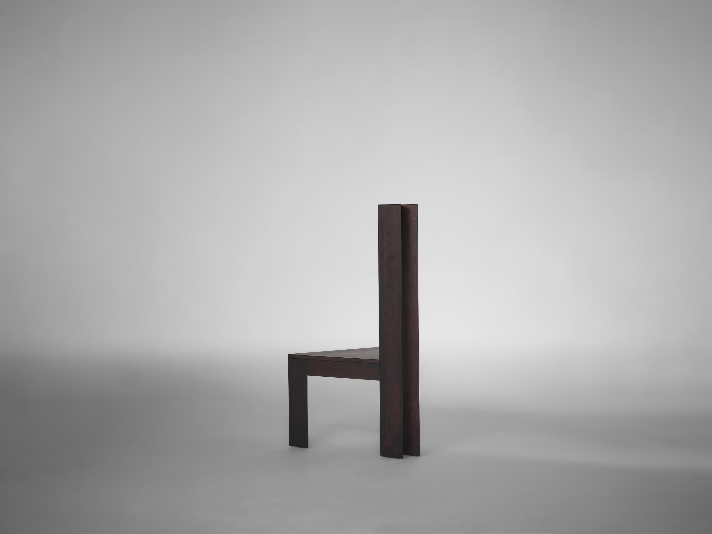Brutalistischer dunkelbrauner Trigon-Stuhl im Angebot 10