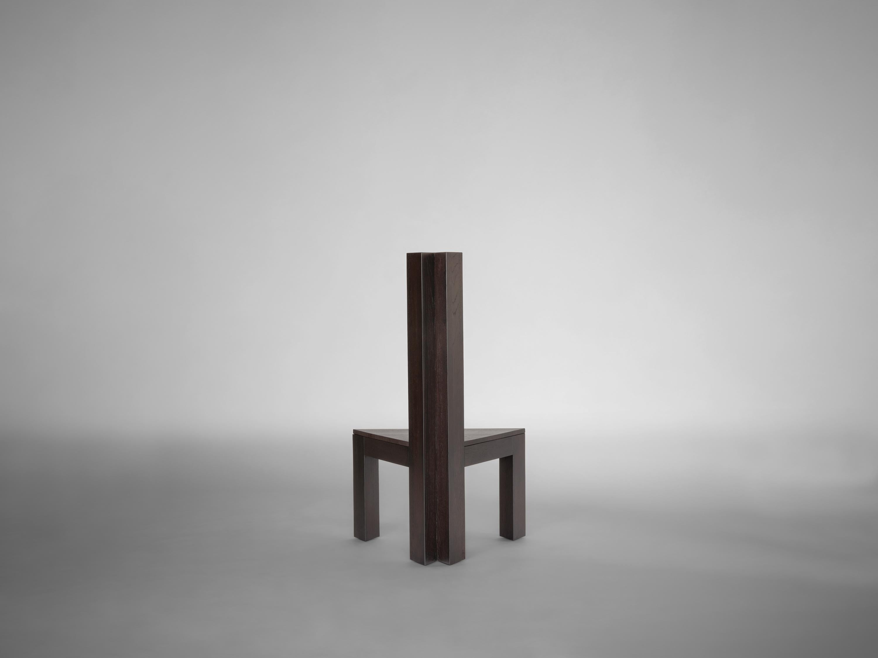 Brutalistischer dunkelbrauner Trigon-Stuhl im Angebot 11
