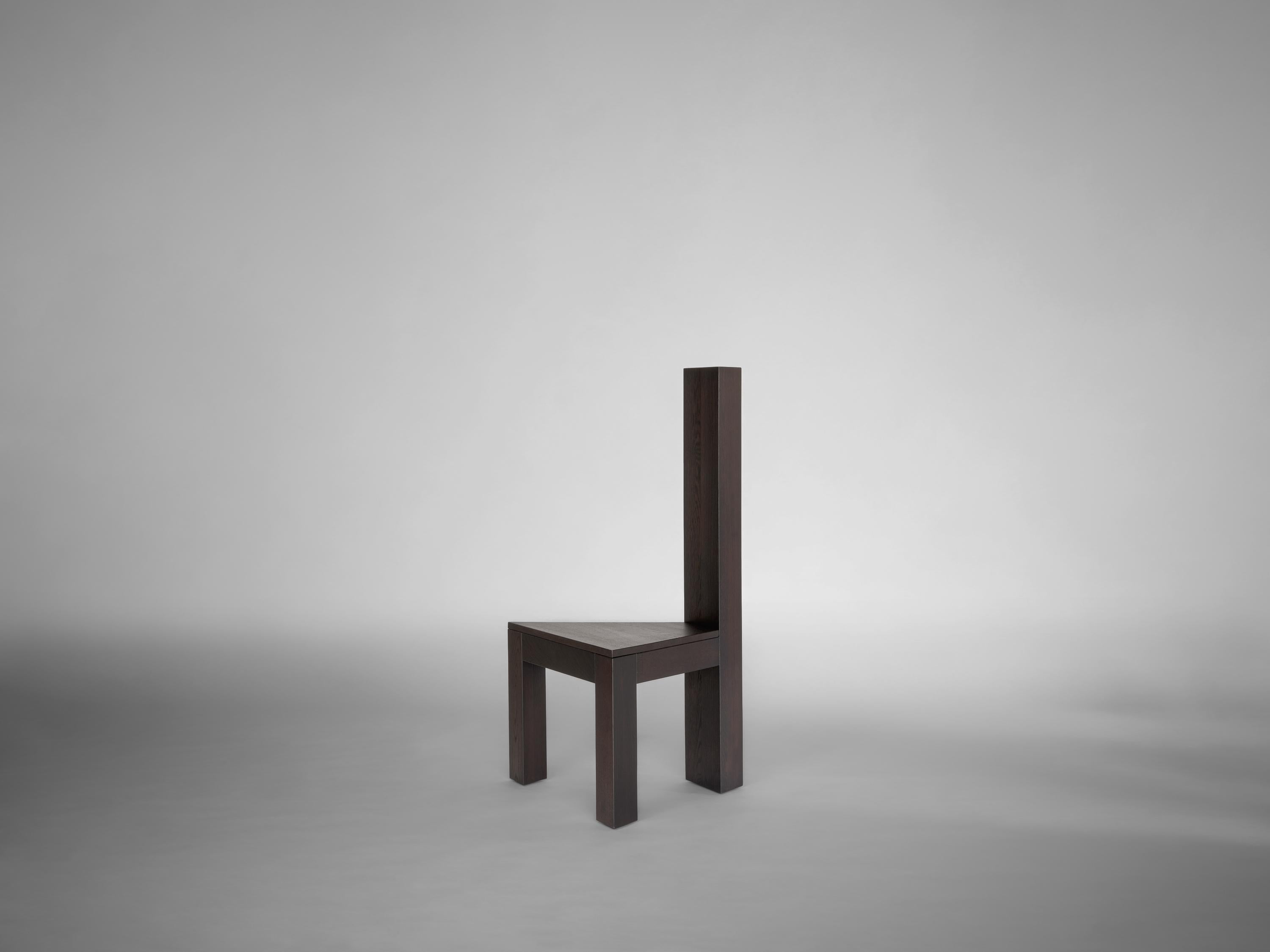 Brutalistischer dunkelbrauner Trigon-Stuhl im Angebot 12