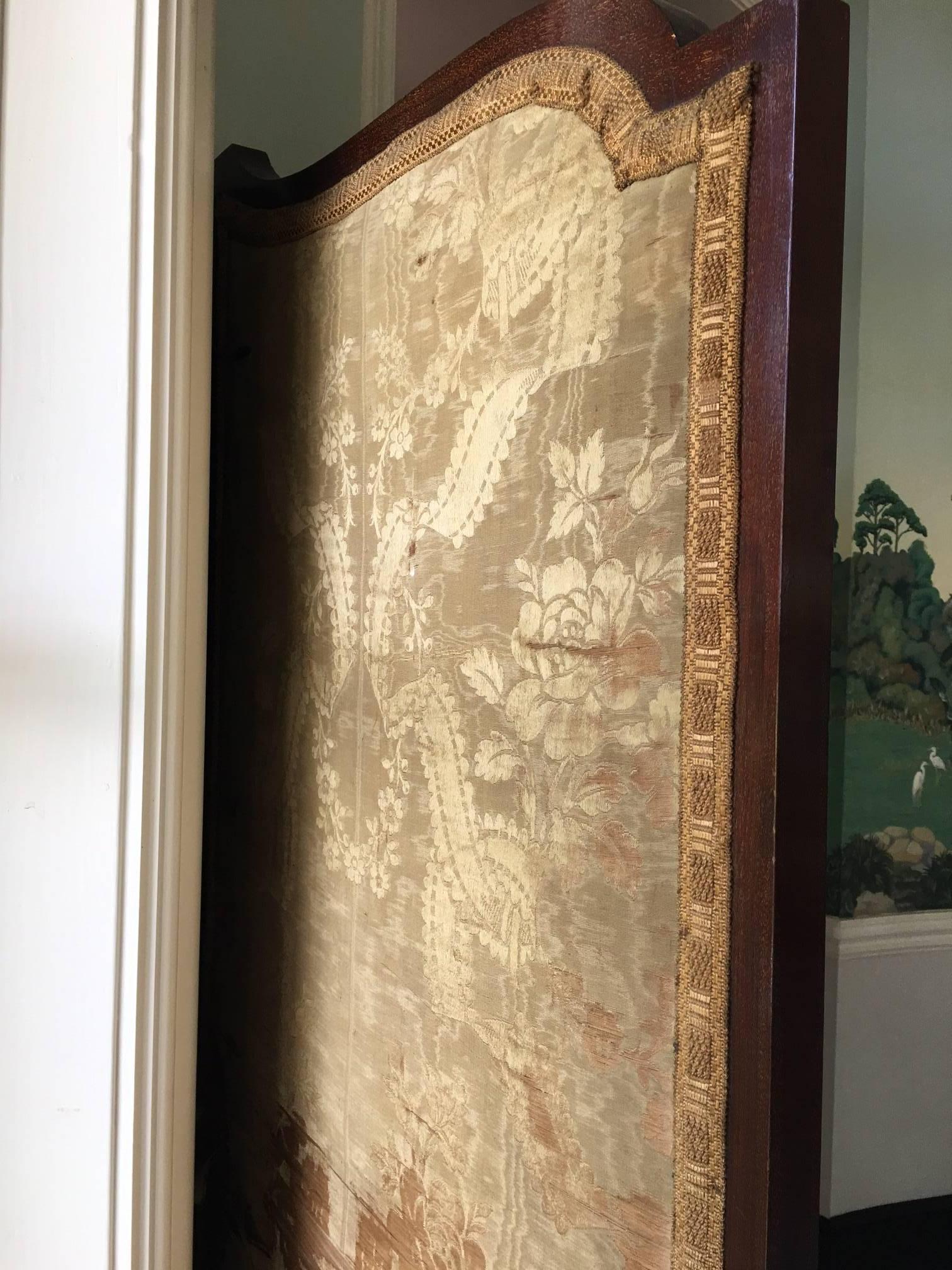 Fine English 19th C. Three-Panel Mahogany and Mirror Folding Screen In Good Condition For Sale In Savannah, GA