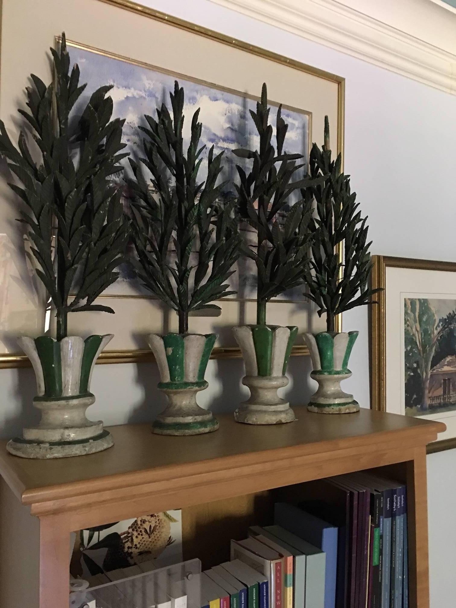 Four Italian Carved Decorative Trees In Good Condition For Sale In Savannah, GA