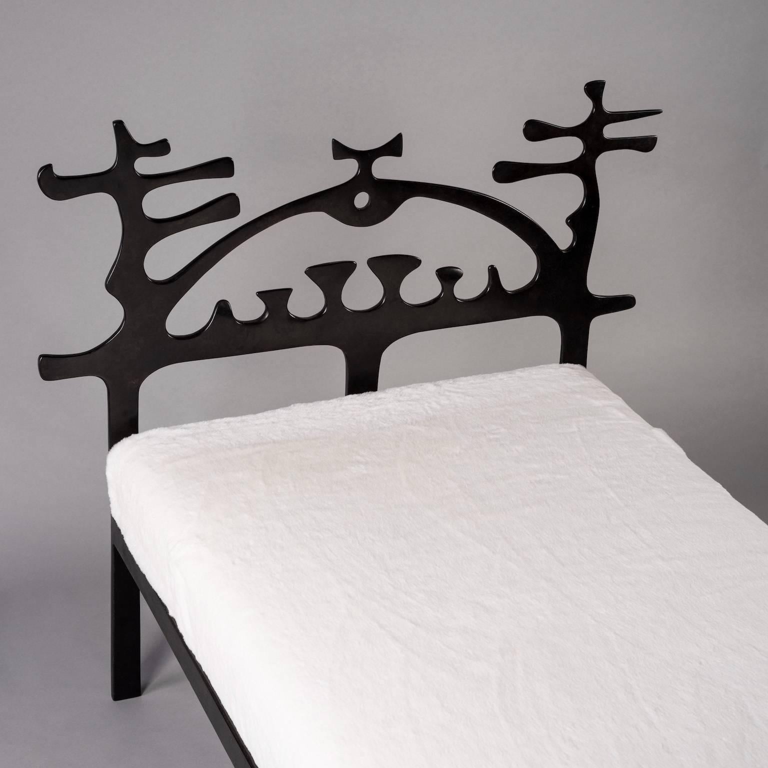 bronze day bed