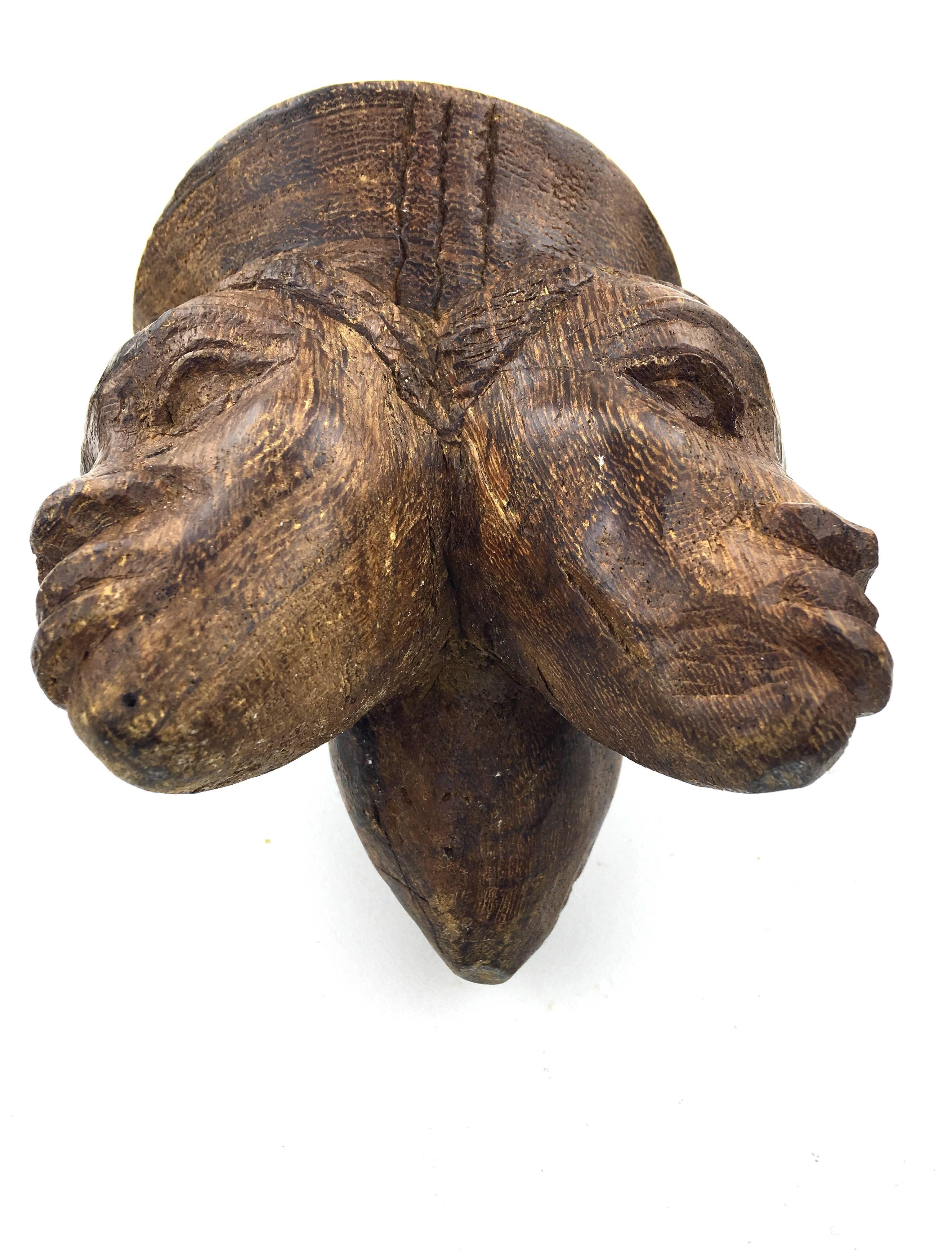 1960 Ashtray, Sculpture in Wood , Three Heads of Women In Good Condition In Auribeau sur Siagne, FR