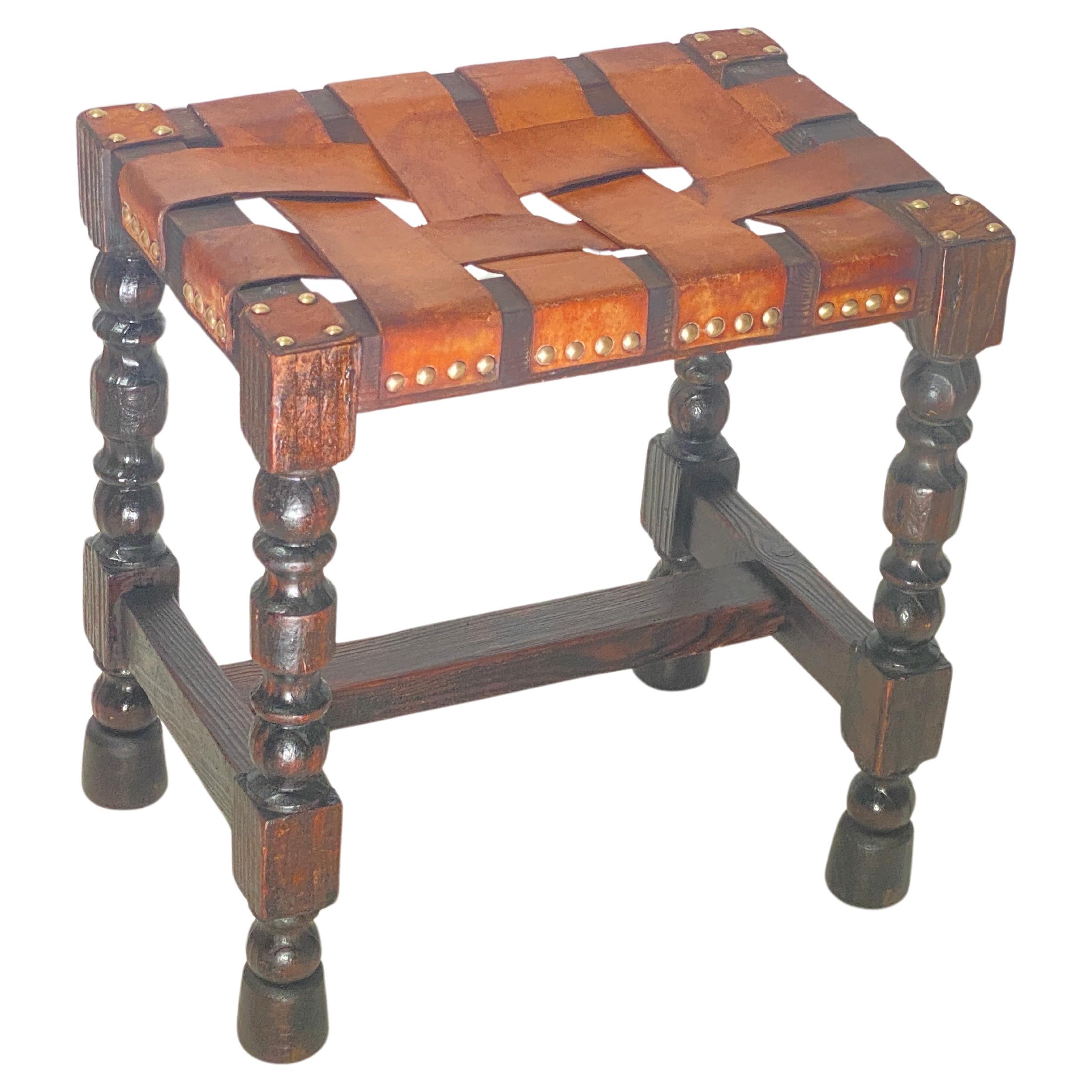 English Stool wood and Leather Twisted Legs, 20th Century, Brown Color For Sale