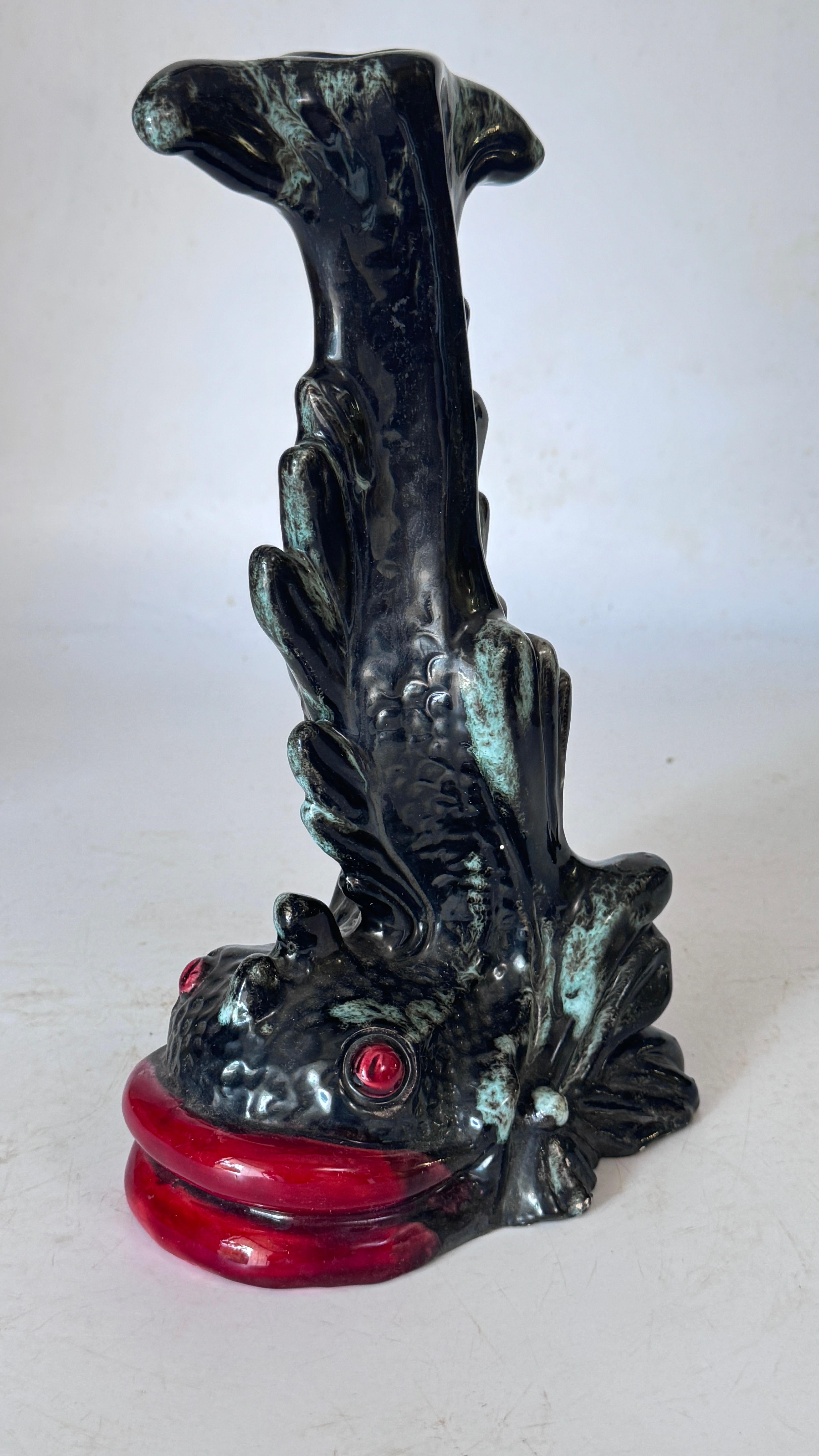 Mid-Century moderno Candeliere scultoreo in ceramica - Francia - Smalto nero, rosso & verde in vendita