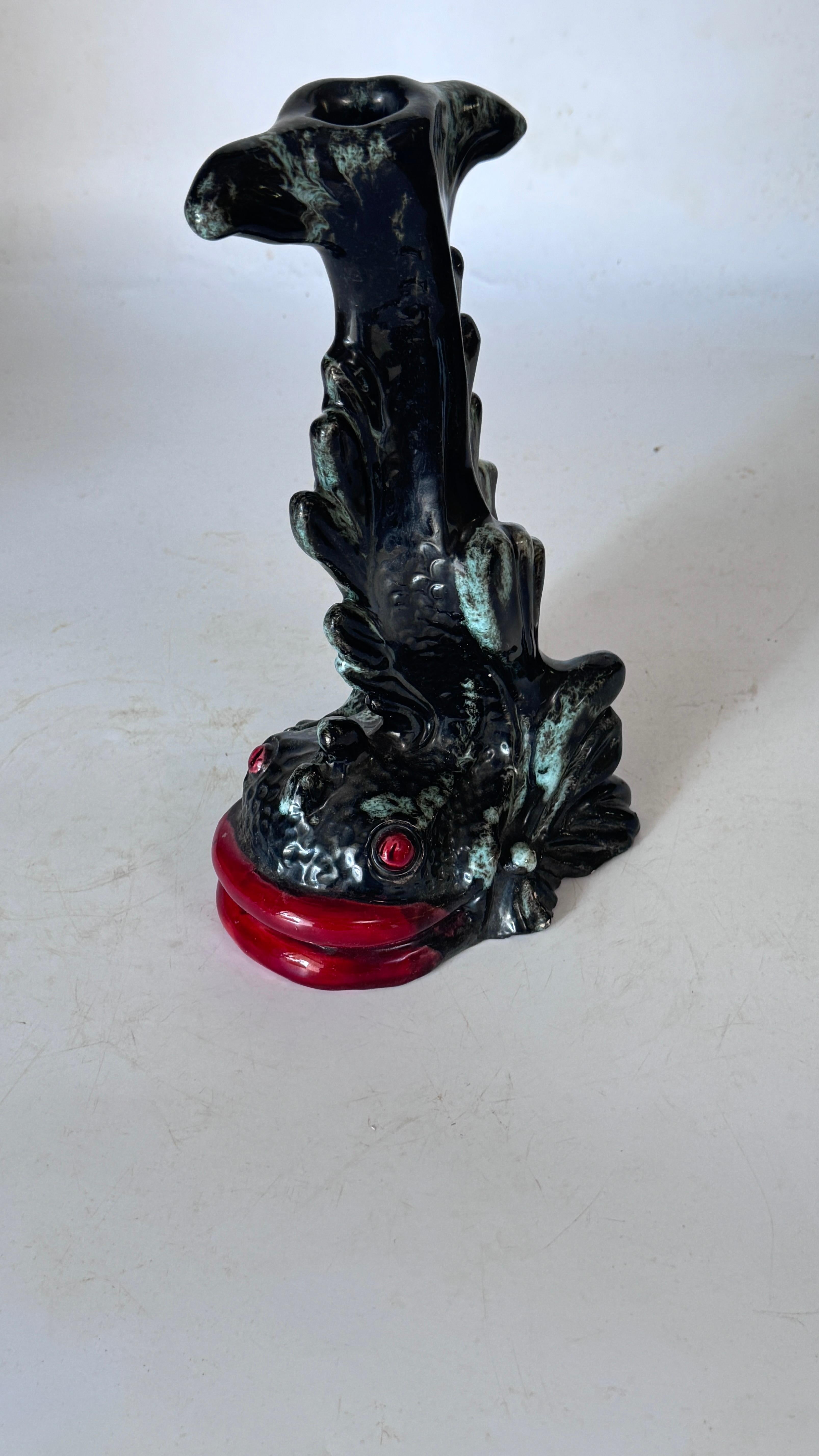 Candeliere scultoreo in ceramica - Francia - Smalto nero, rosso & verde In condizioni buone in vendita a Auribeau sur Siagne, FR