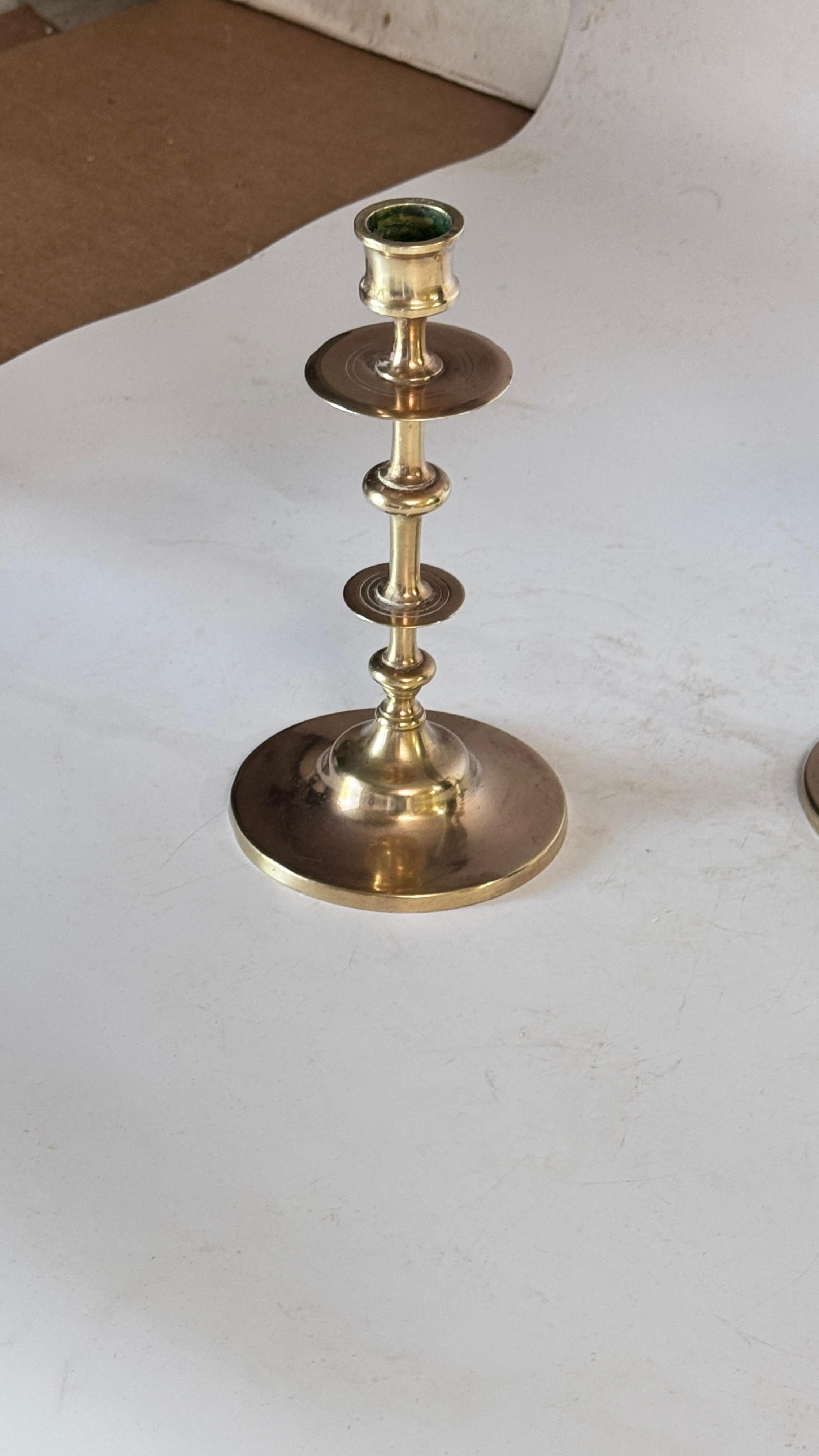 Pair of 19th Century French Solid Brass Candlesticks – Minimalist Design For Sale 1