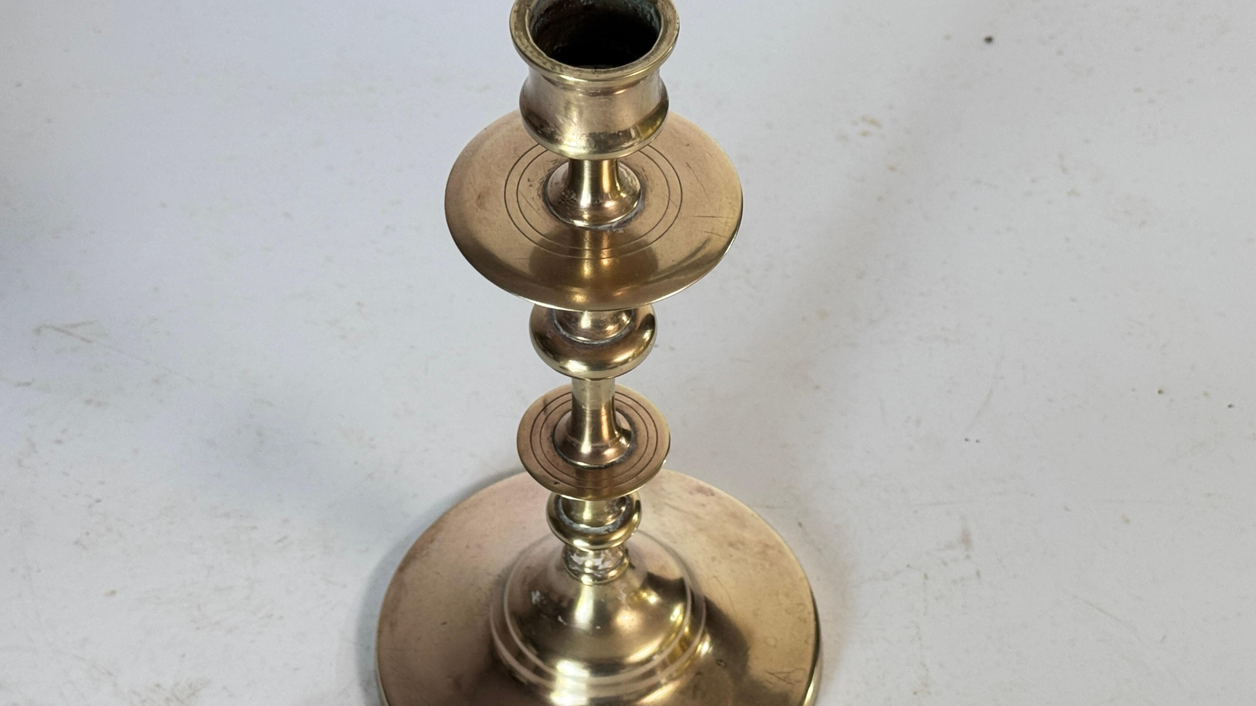 Pair of 19th Century French Solid Brass Candlesticks – Minimalist Design For Sale 3