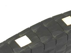 Scultura di coccodrillo in legno intagliato