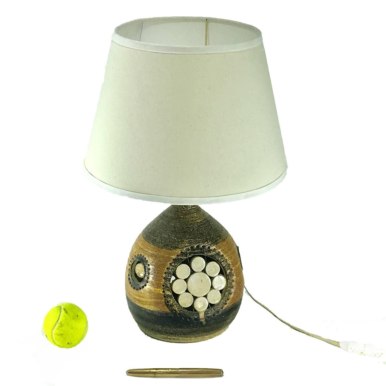 French Riviera 1960 table lamp by Georges Pelletier. Dimensions without shade
diameter 24 cm = 9.44 inches
high 17 cm = 6.69 inches.