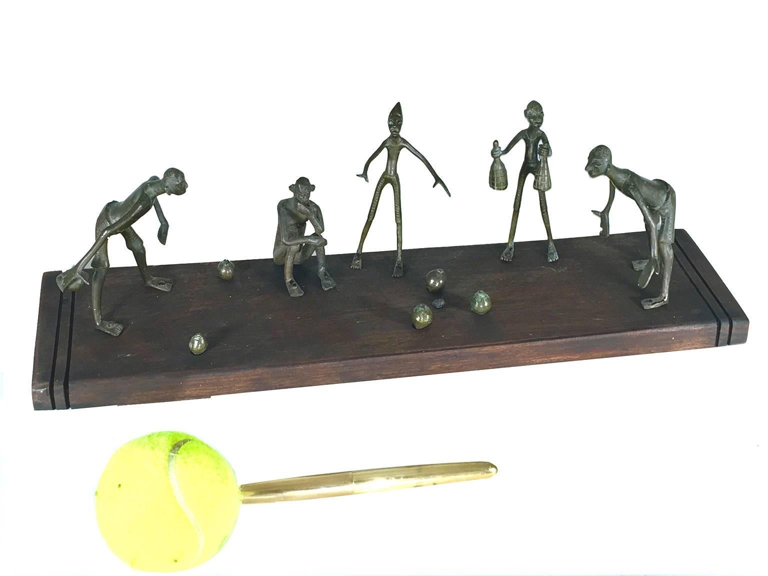 African Bronze Sculpture, with Characters Playing a Game In Good Condition For Sale In Auribeau sur Siagne, FR