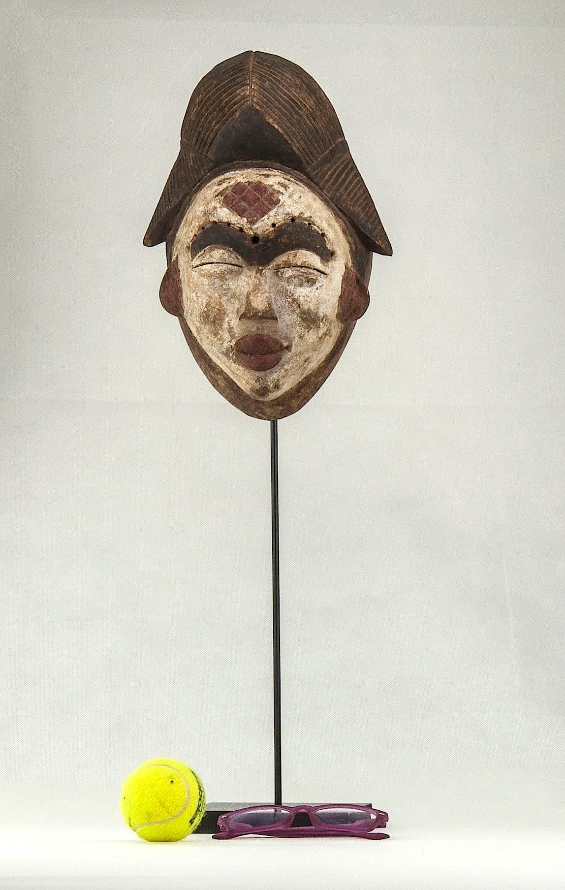 Wood African Mask In Excellent Condition In Auribeau sur Siagne, FR