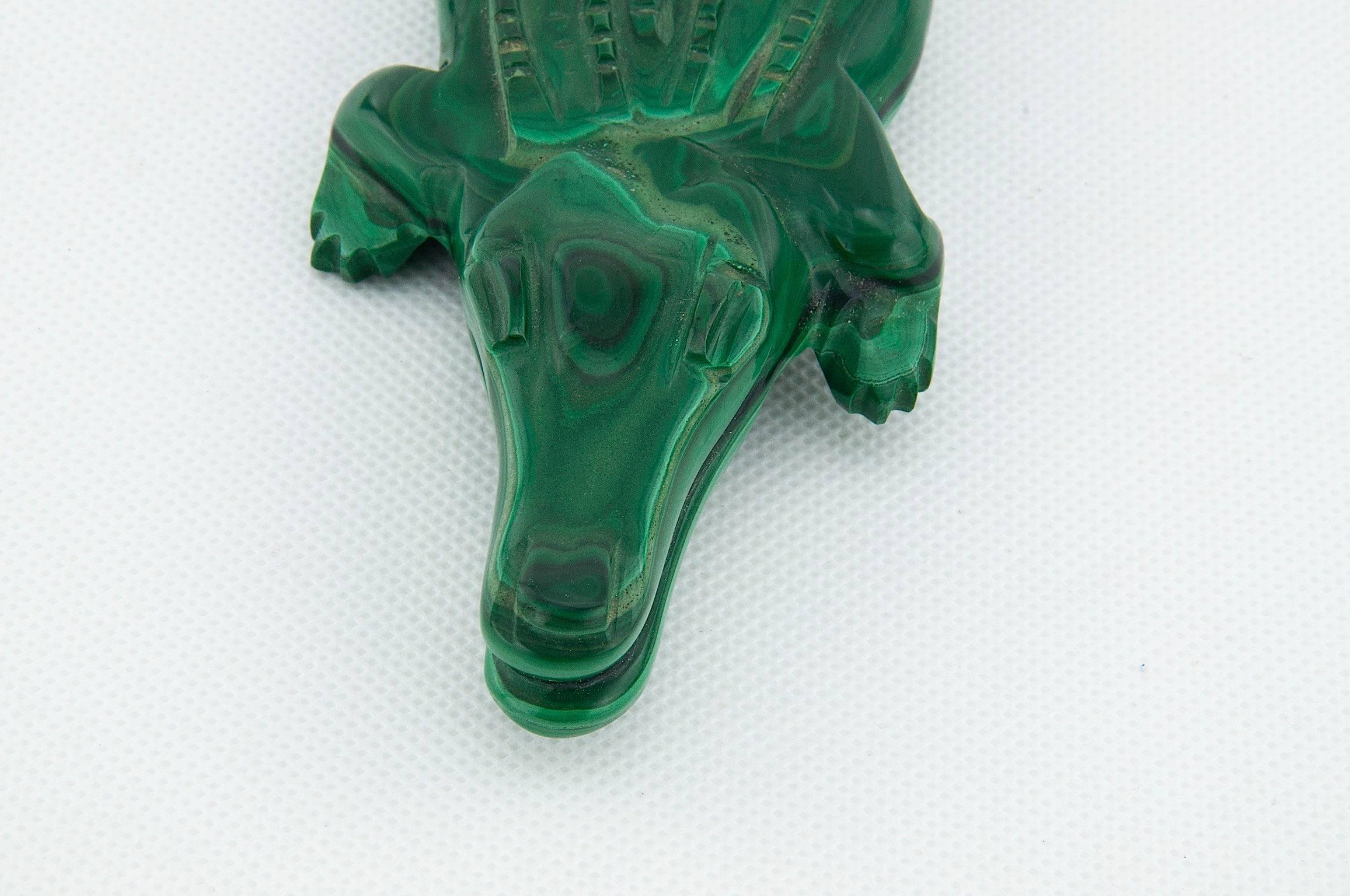 Malachite crocodile sculpture or paperweight.