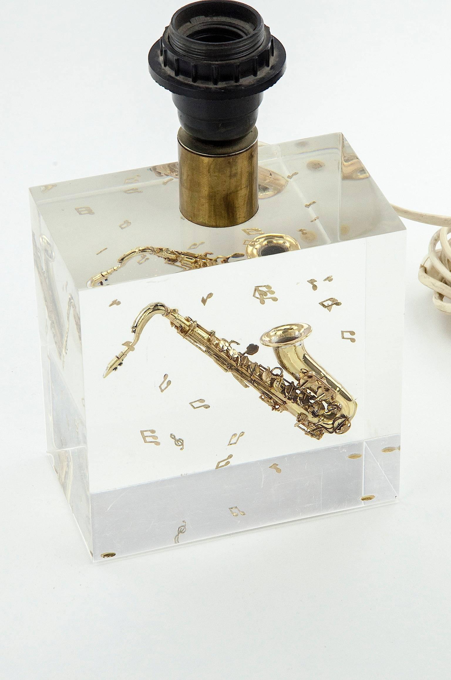 Resin Table Lamp with an Inclusion of a Saxophone 1