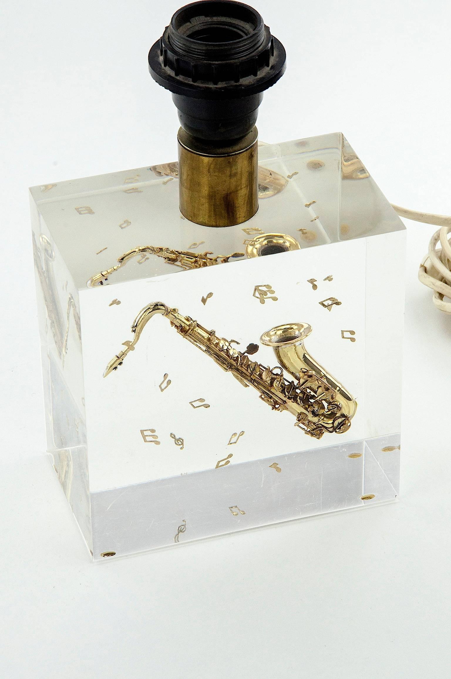 Resin Table Lamp with an Inclusion of a Saxophone 2
