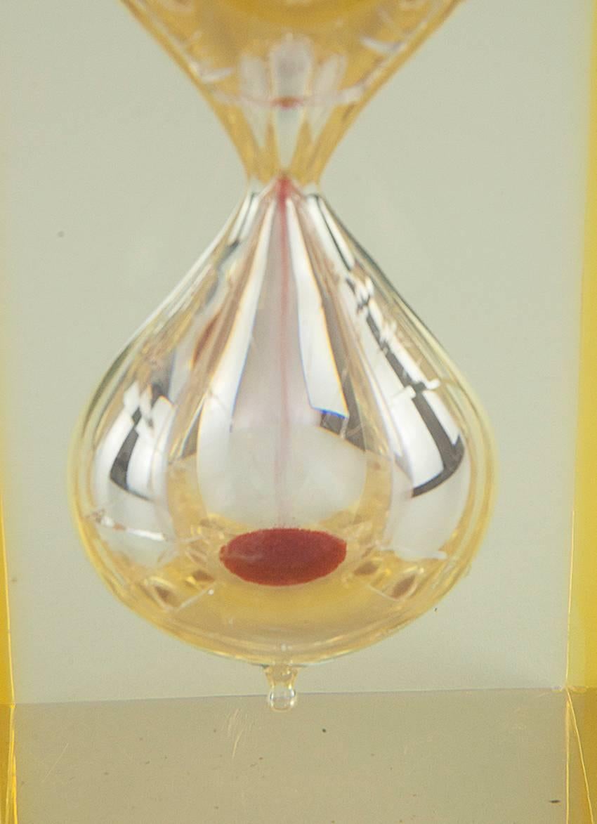 Resin Hourglass In Good Condition In Auribeau sur Siagne, FR