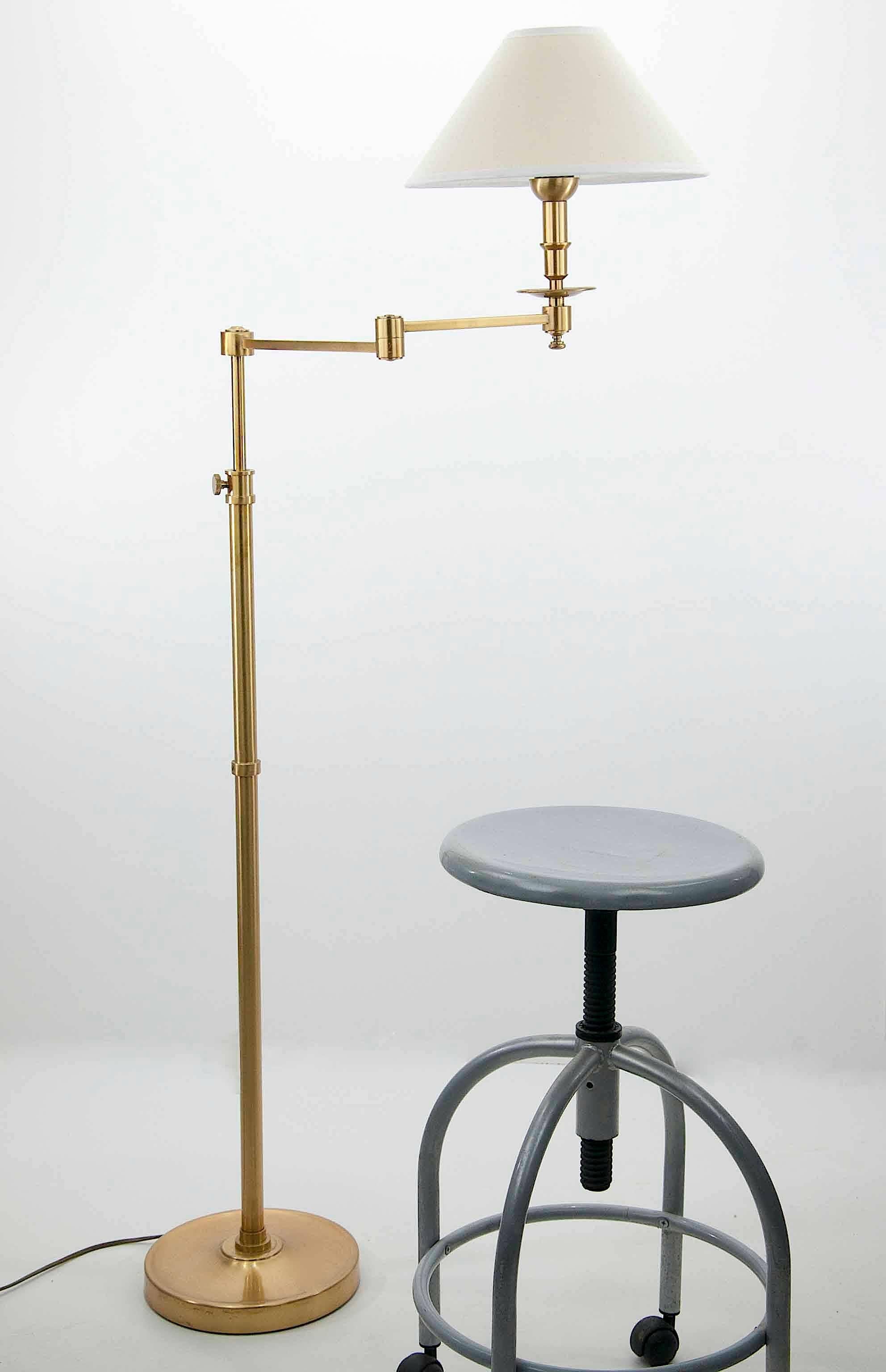 Polished brass, adjustable stem, wiring to US standard.
An US plug adaptateur can be furnished with the light. The light will requires a single Ediso, base bulb.
Measures: High 1 : 70,86 inches. High 2 : 55,11inches
Width maxi : 24.01 inches.