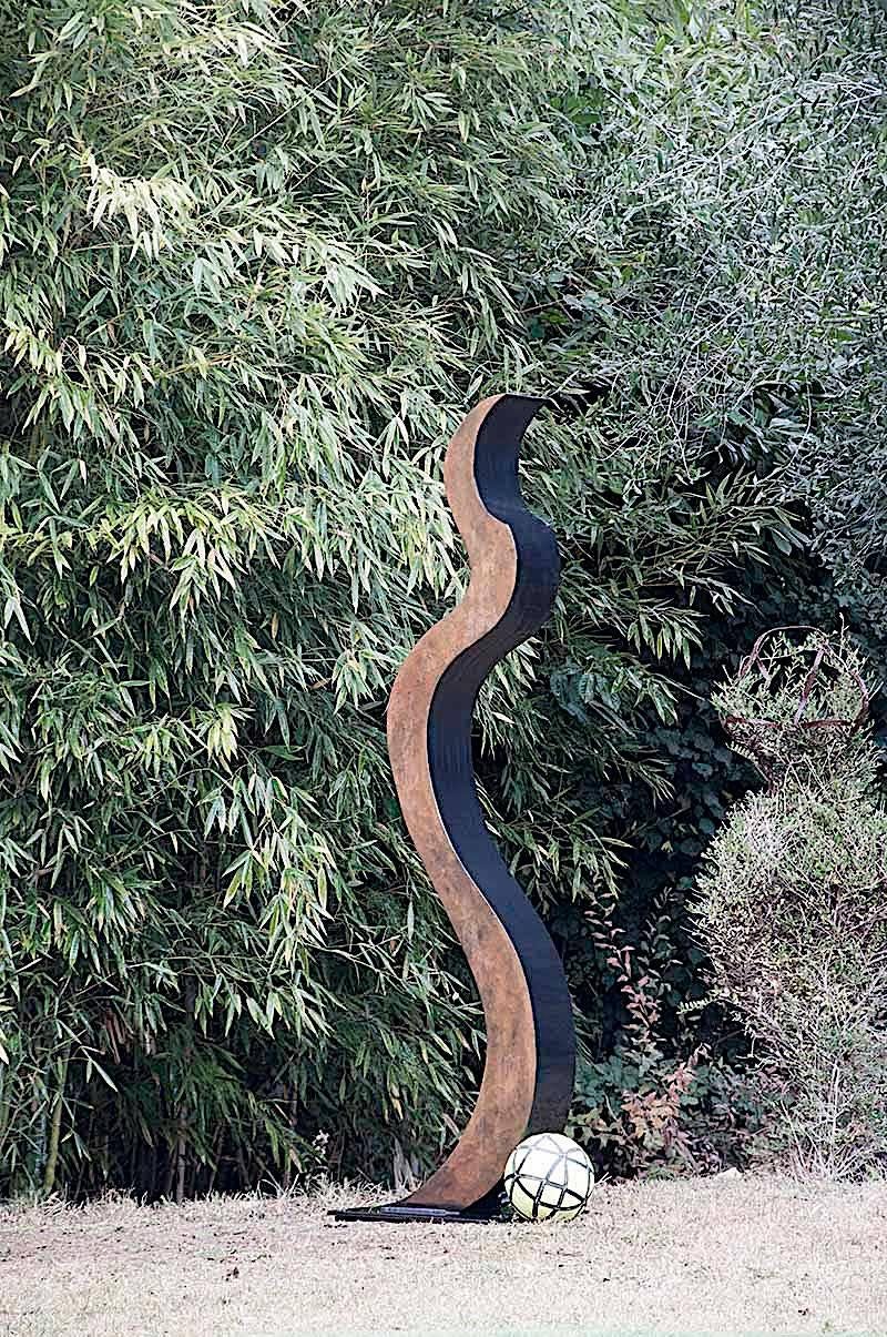 Contemporary outdoor large abstract steel painted sculpture, model Silhouette
Garden sculpture, metal sculpture.