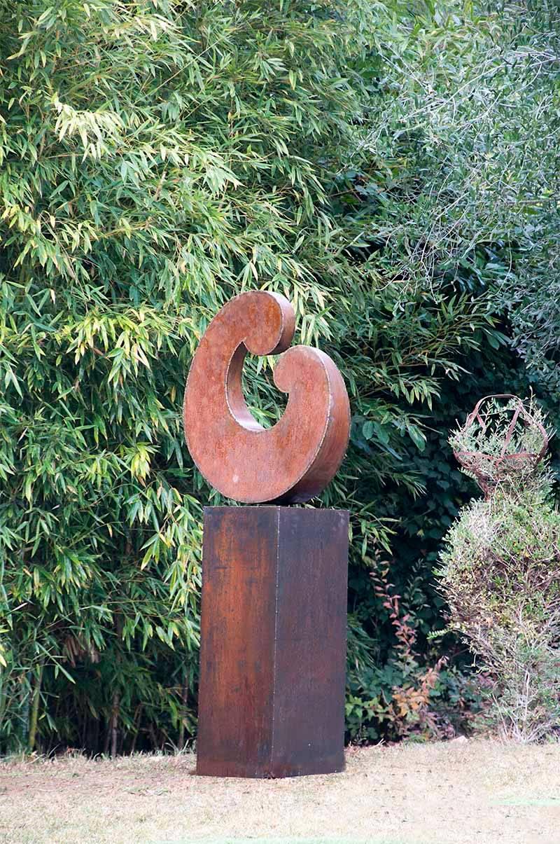 Late 20th Century Contemporary Outdoor Large Abstract Steel Sculpture, Model Tendresse