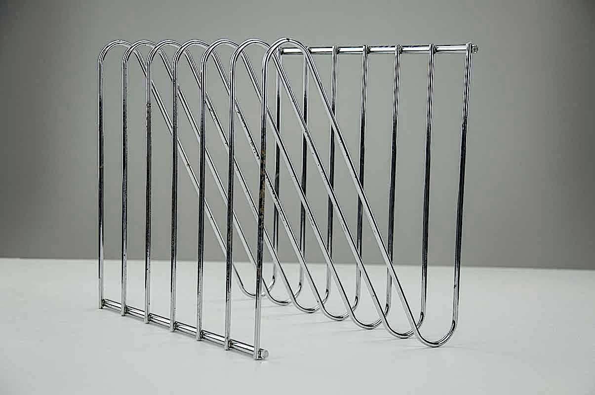 Vintage Modern and Industrial Style, Steel Chromed Magazine Rack by Arnal In Good Condition In Auribeau sur Siagne, FR