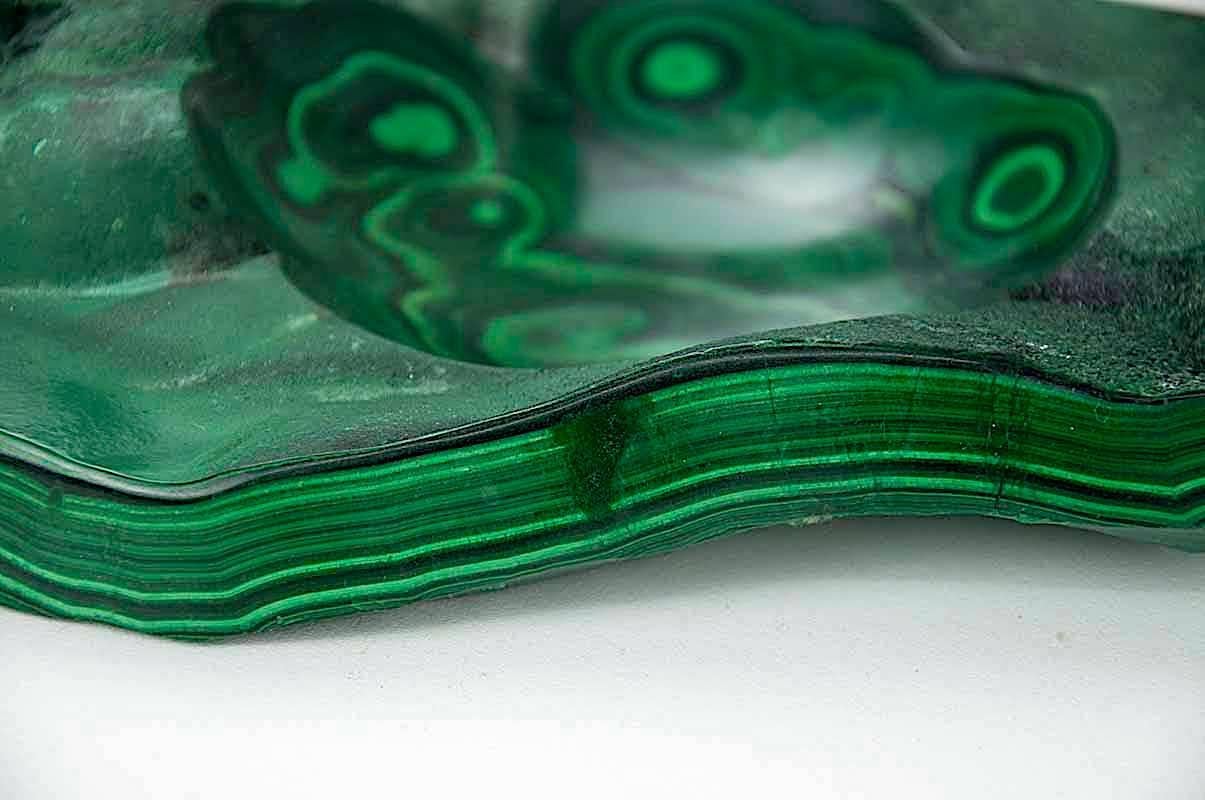 Large Malachite Ashtray or Vide Poche with Polished Scoop In Good Condition In Auribeau sur Siagne, FR