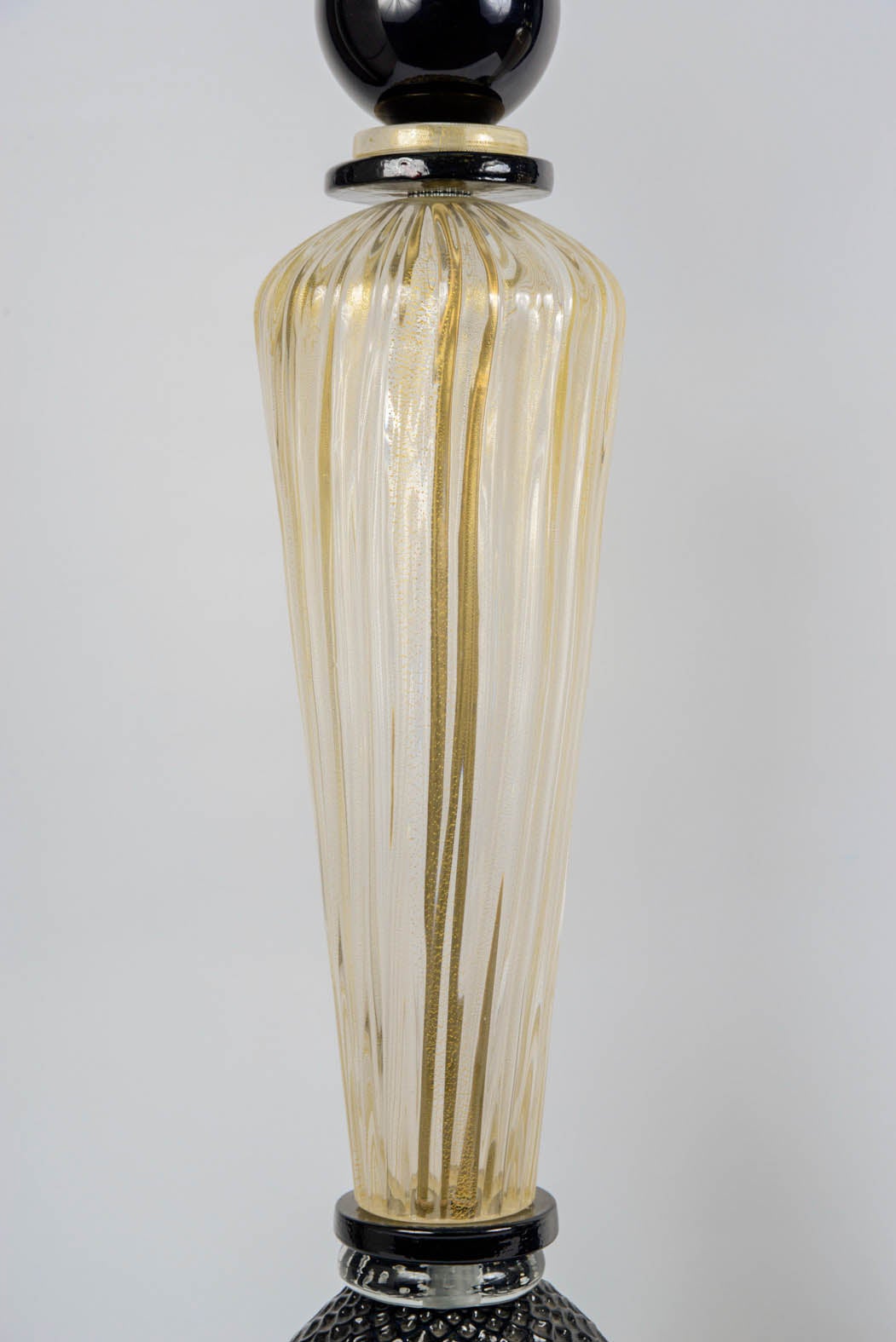 Late 20th Century Pair of Table Lamps in Gold and Black Murano Glass