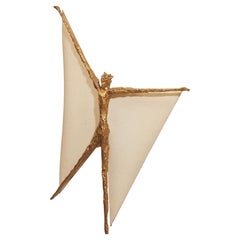 Félix Agostini, rare applique originale en résine dorée réalisée - 1960