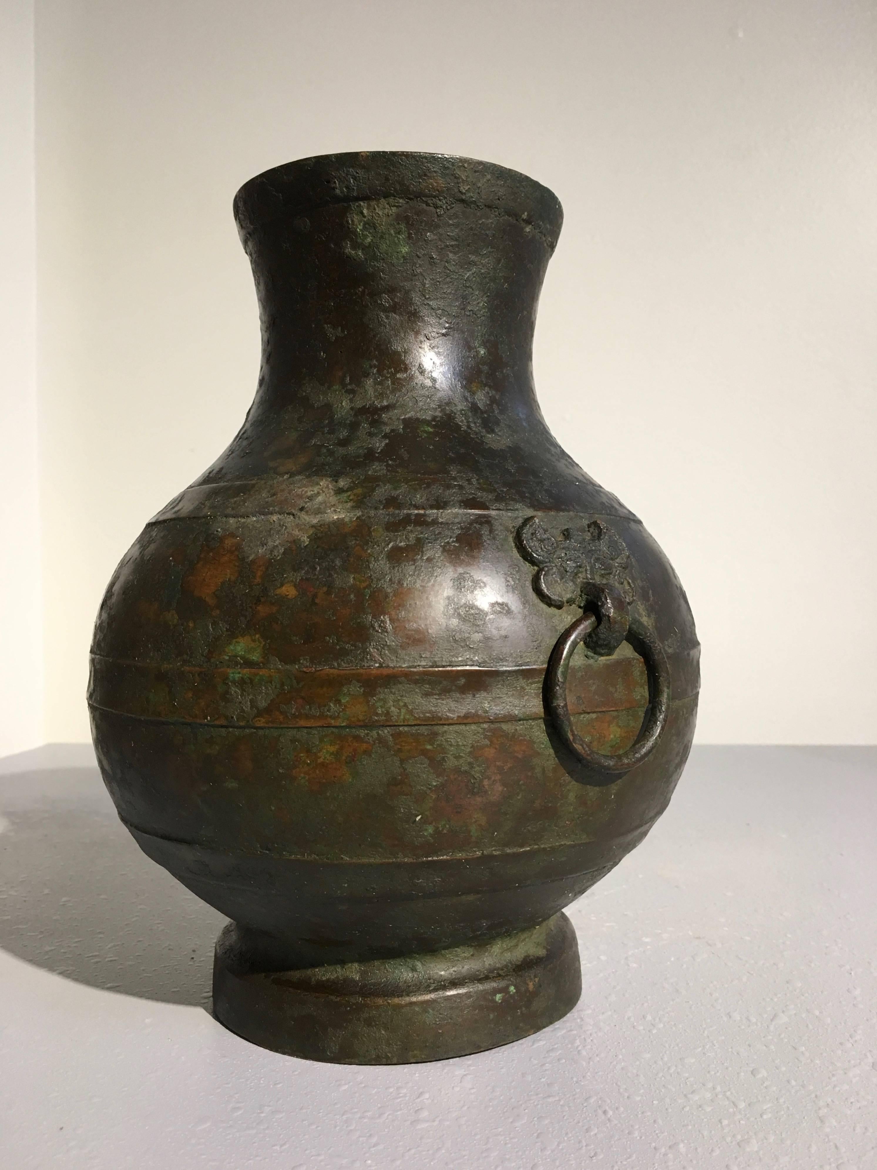 A lovely bronze vessel of archaistic 