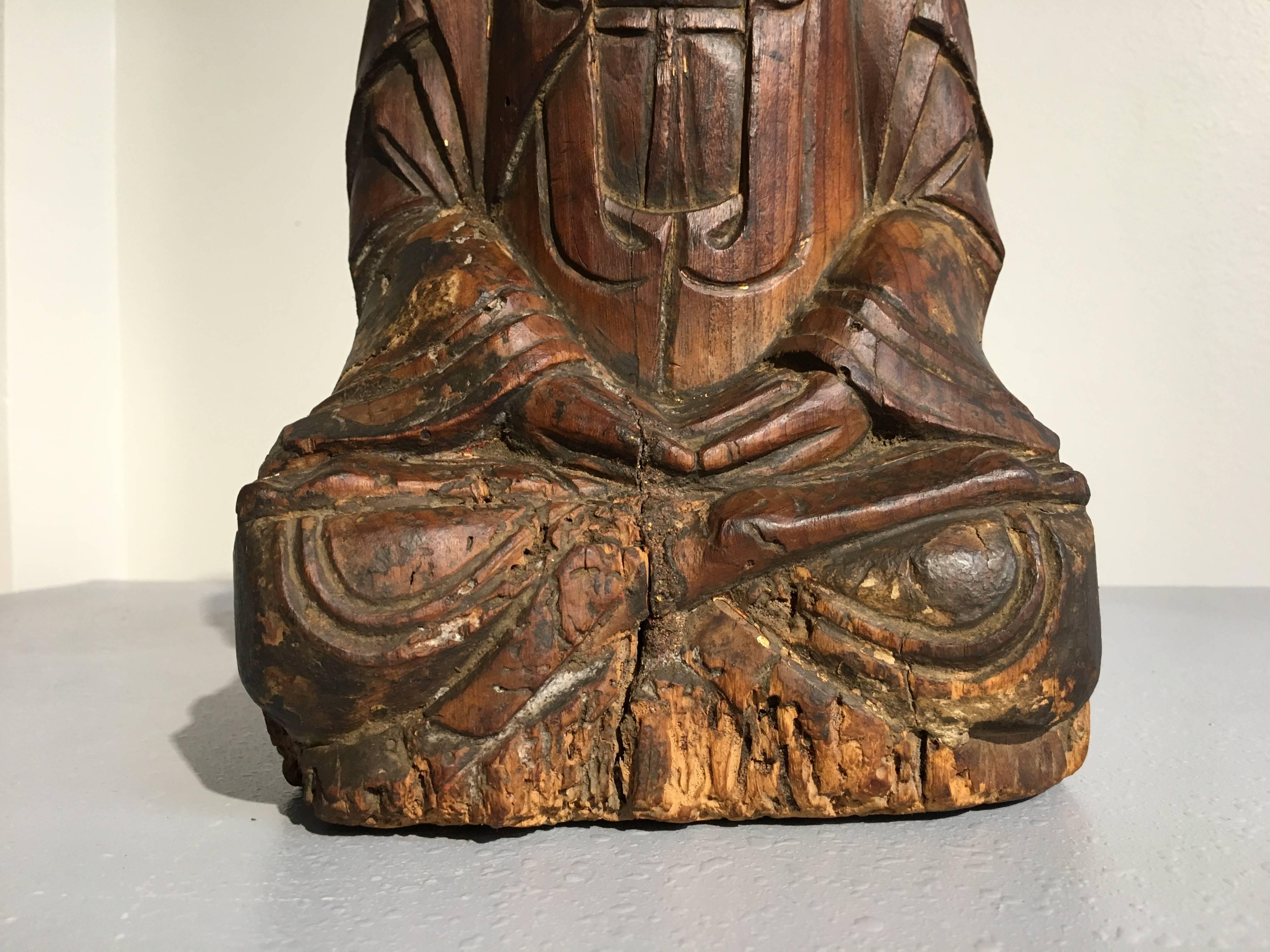 Chinese Carved Wood Bodhisattva Guanyin, Late Ming Dynasty, 17th Century For Sale 5